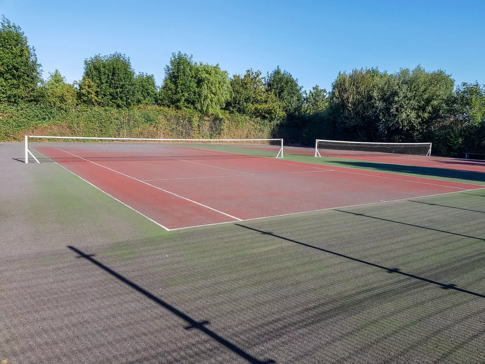 Giuliott with parking and shared pool-Buiten
