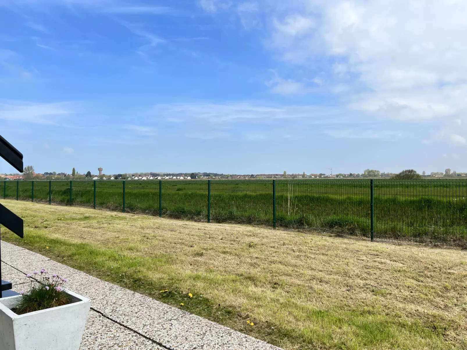 Giuliott with parking and shared pool-Buiten