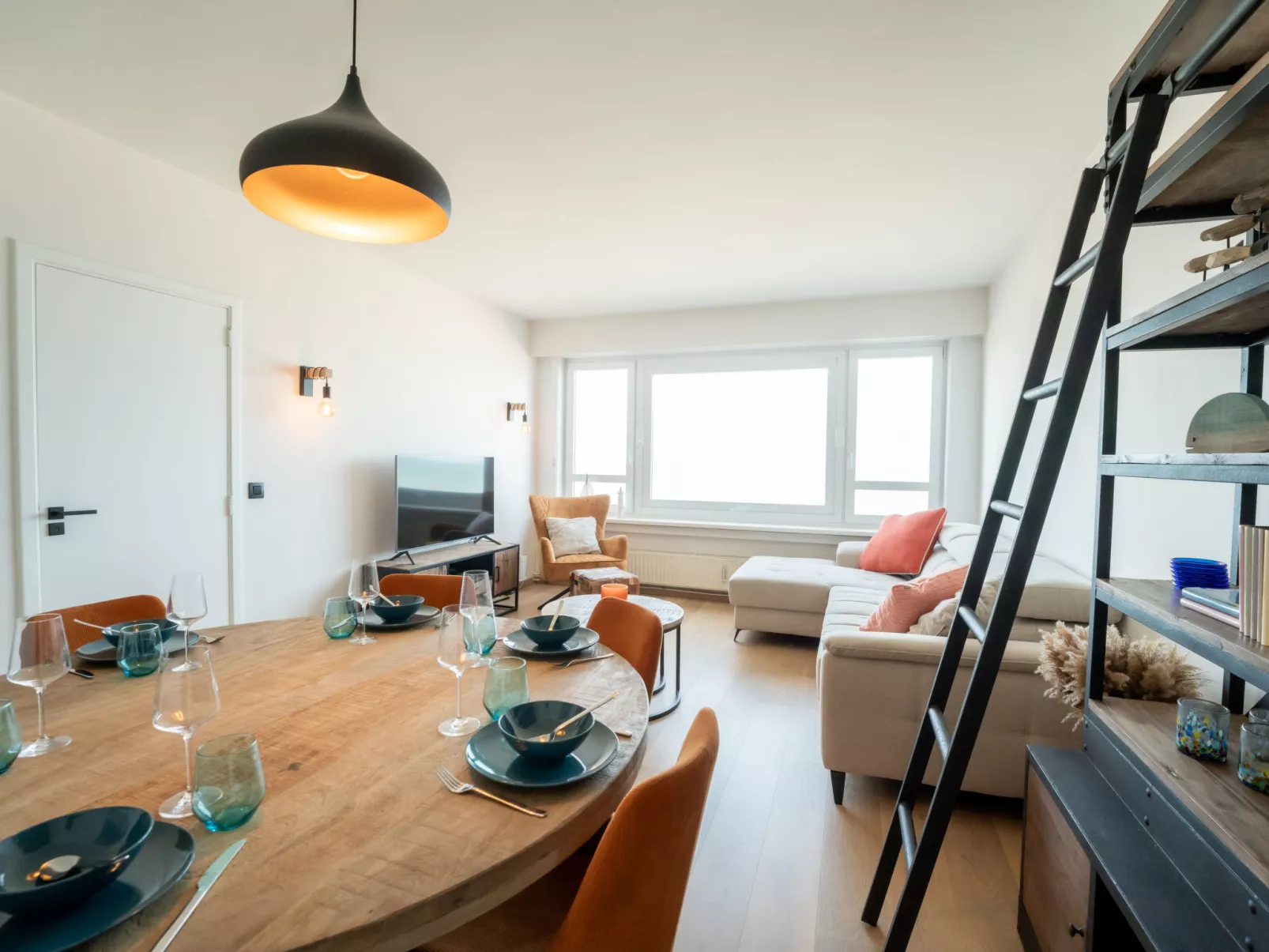 Escape with sea view-Binnen