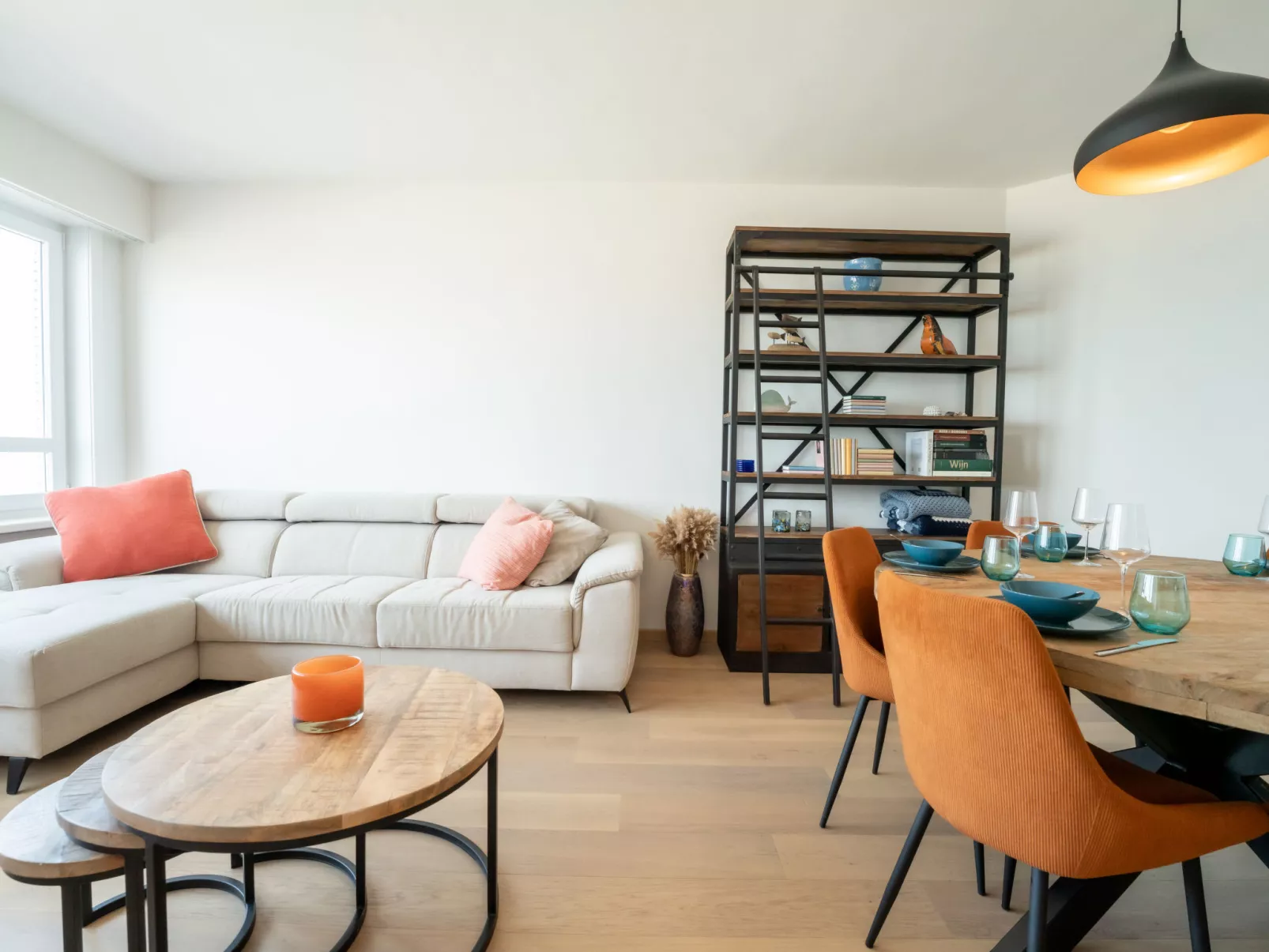 Escape with sea view-Binnen