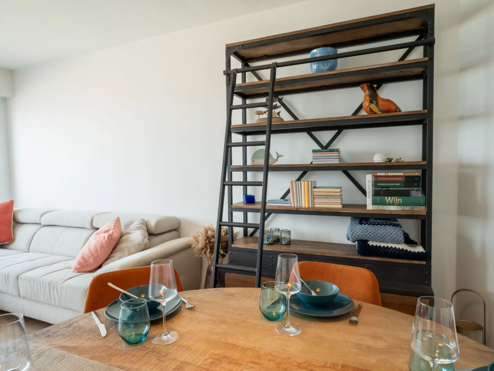 Escape with sea view-Binnen
