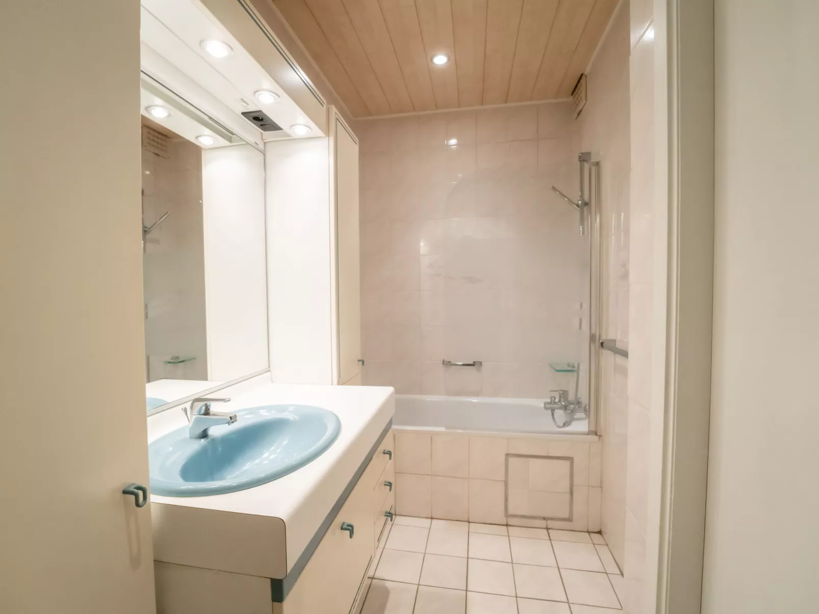 Escape with sea view-Binnen