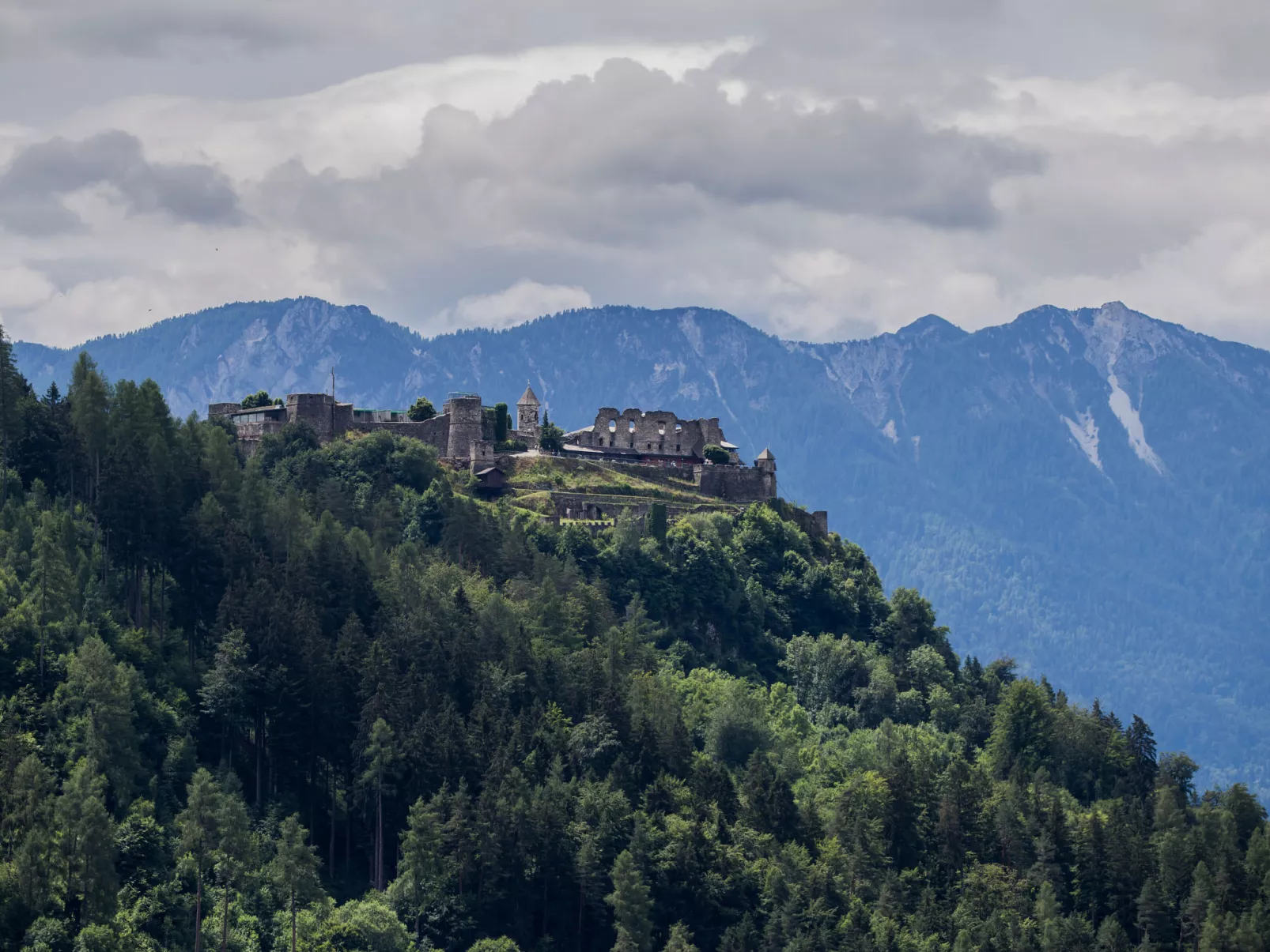 Berg- und Seeblick alpe maritima -Top 10-Buiten