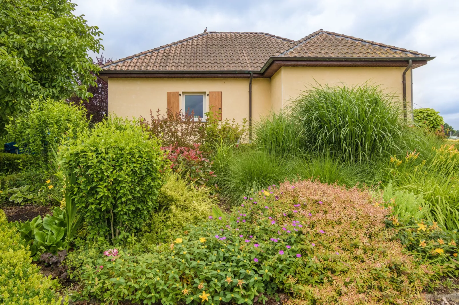 Domaine le Perrot-Buitenkant zomer