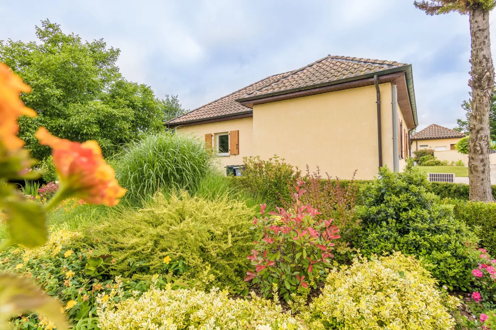 Maison Le Perrot-Buitenkant zomer