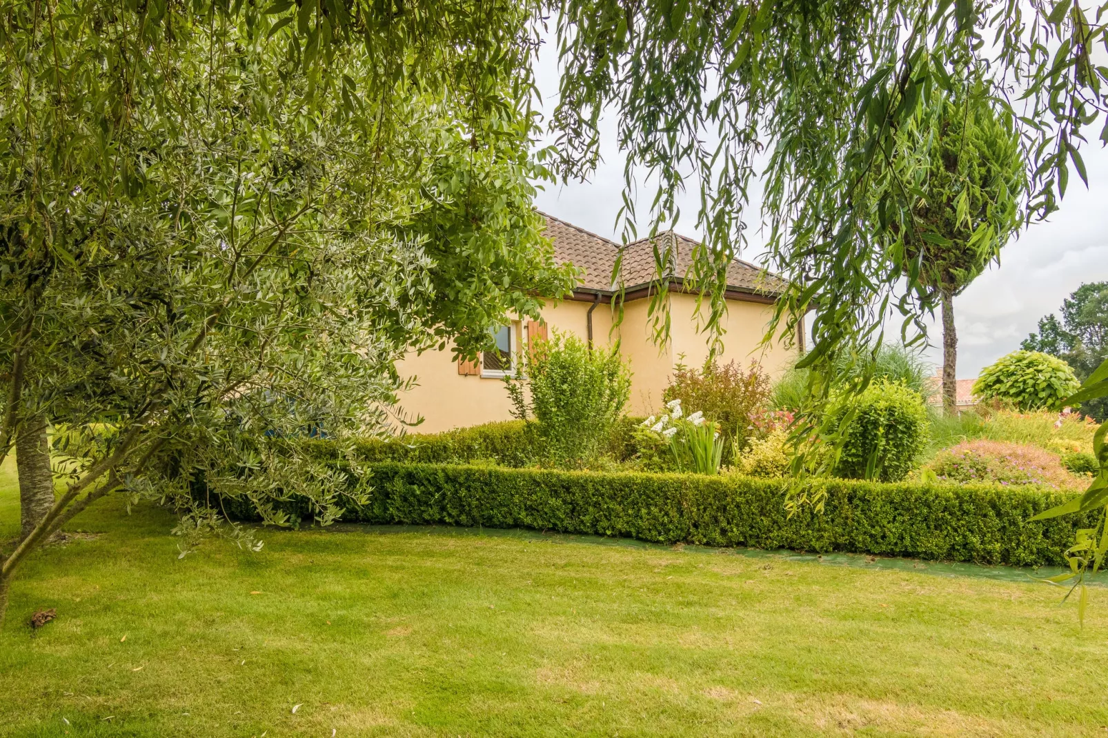 Maison Le Perrot-Tuinen zomer