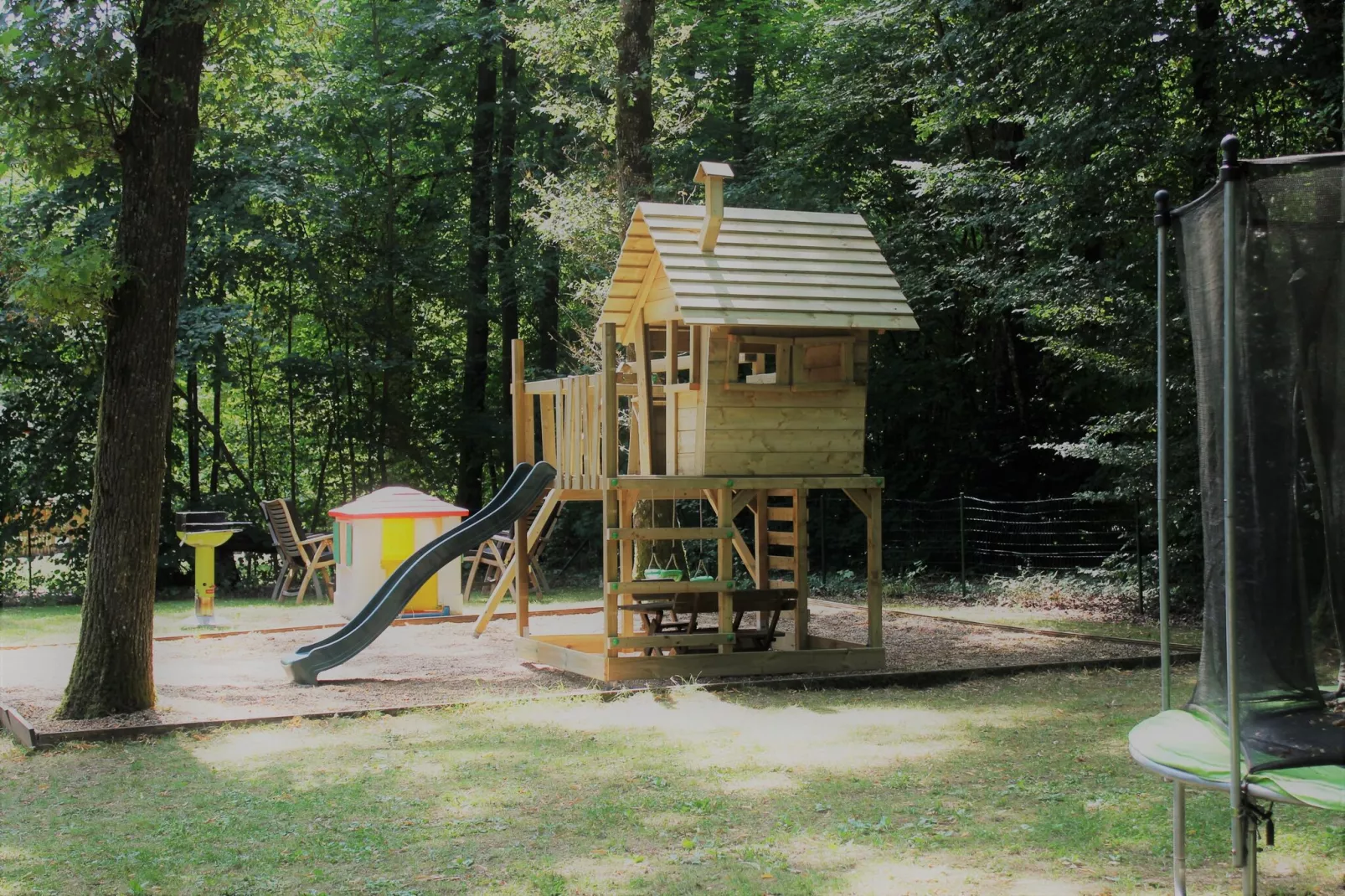Chalet Bomal-Tuinen zomer