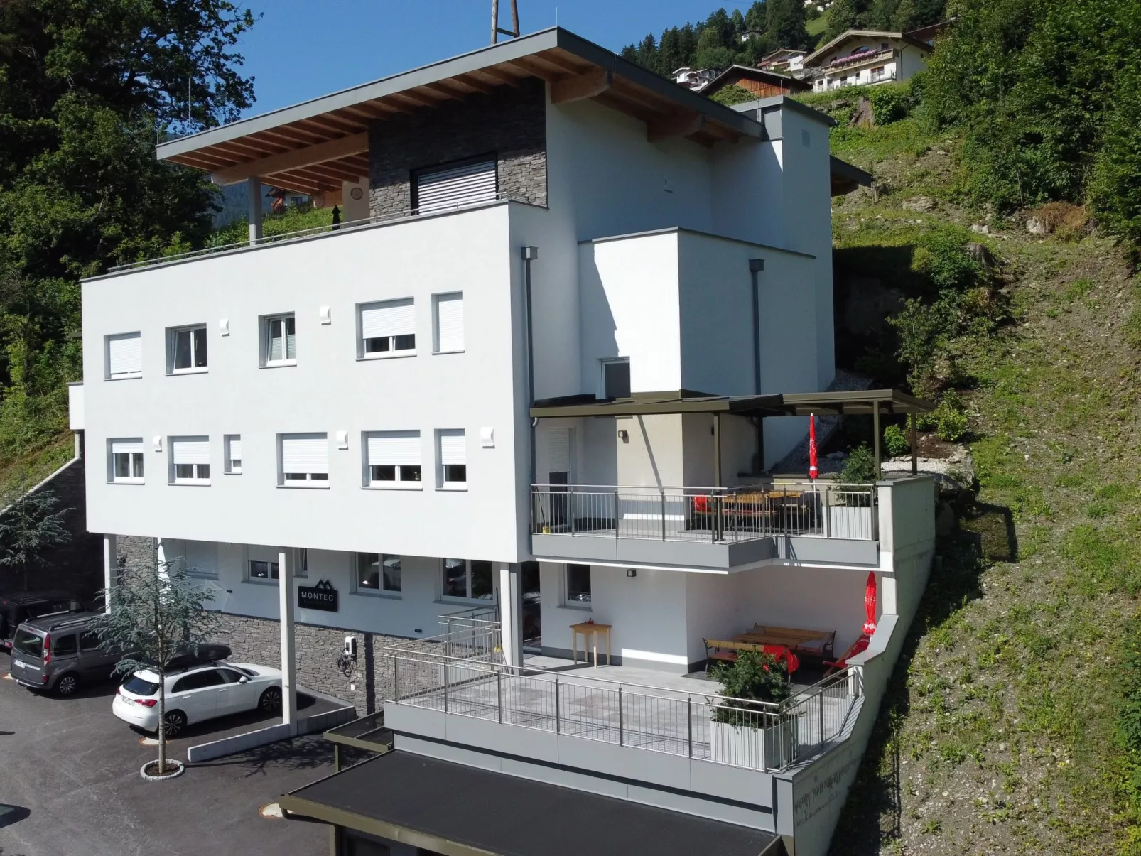 Montec Apart 2-Buiten