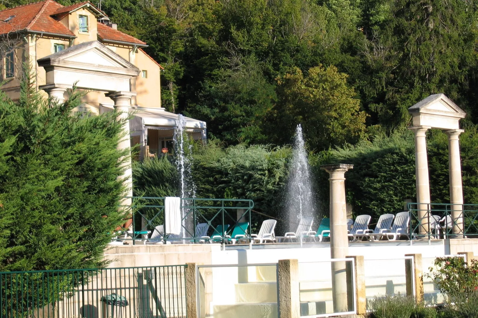 Chateau des Gipières Appartment-Buitenkant zomer