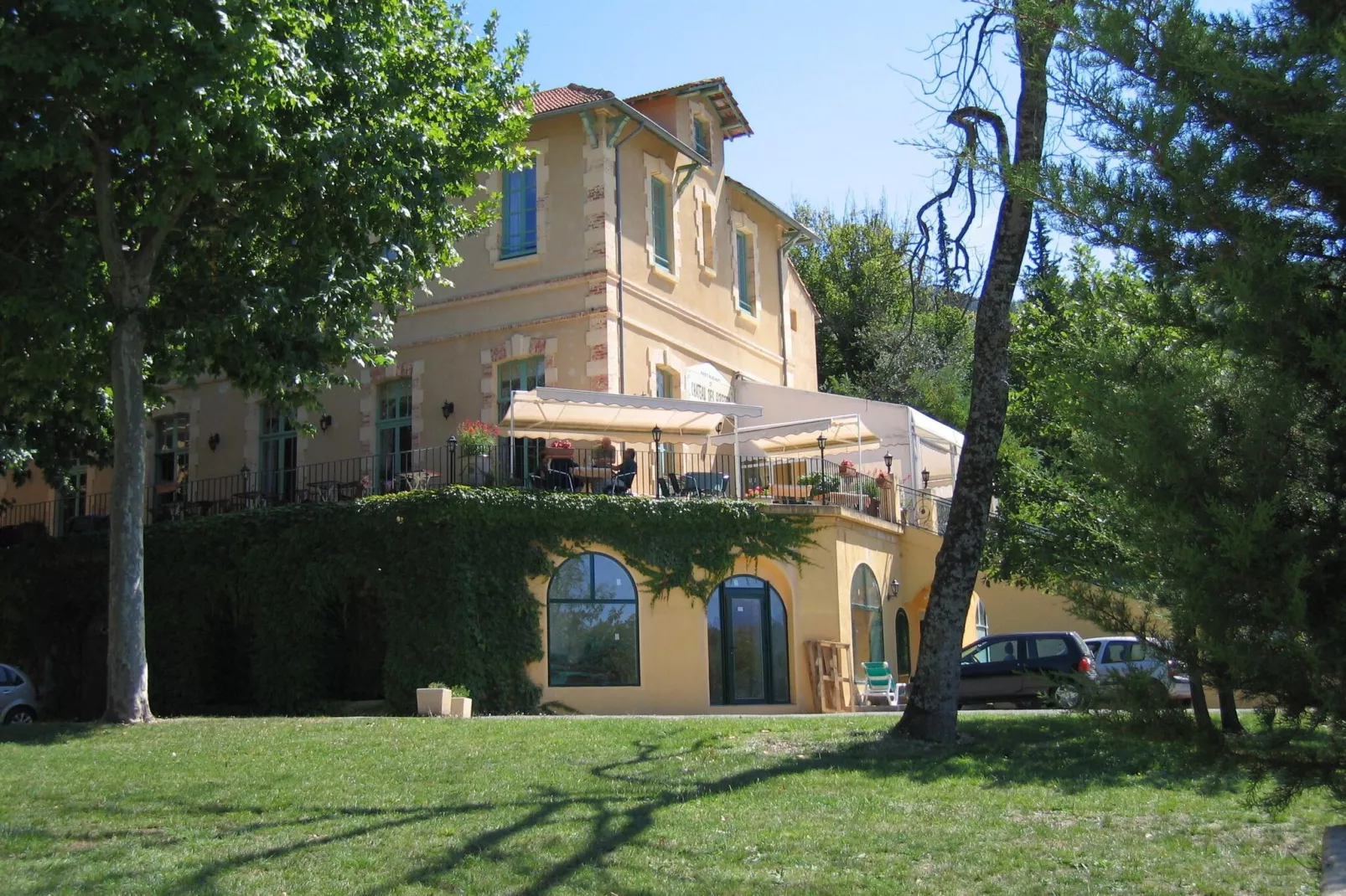 Chateau des Gipières Appartment-Buitenkant zomer