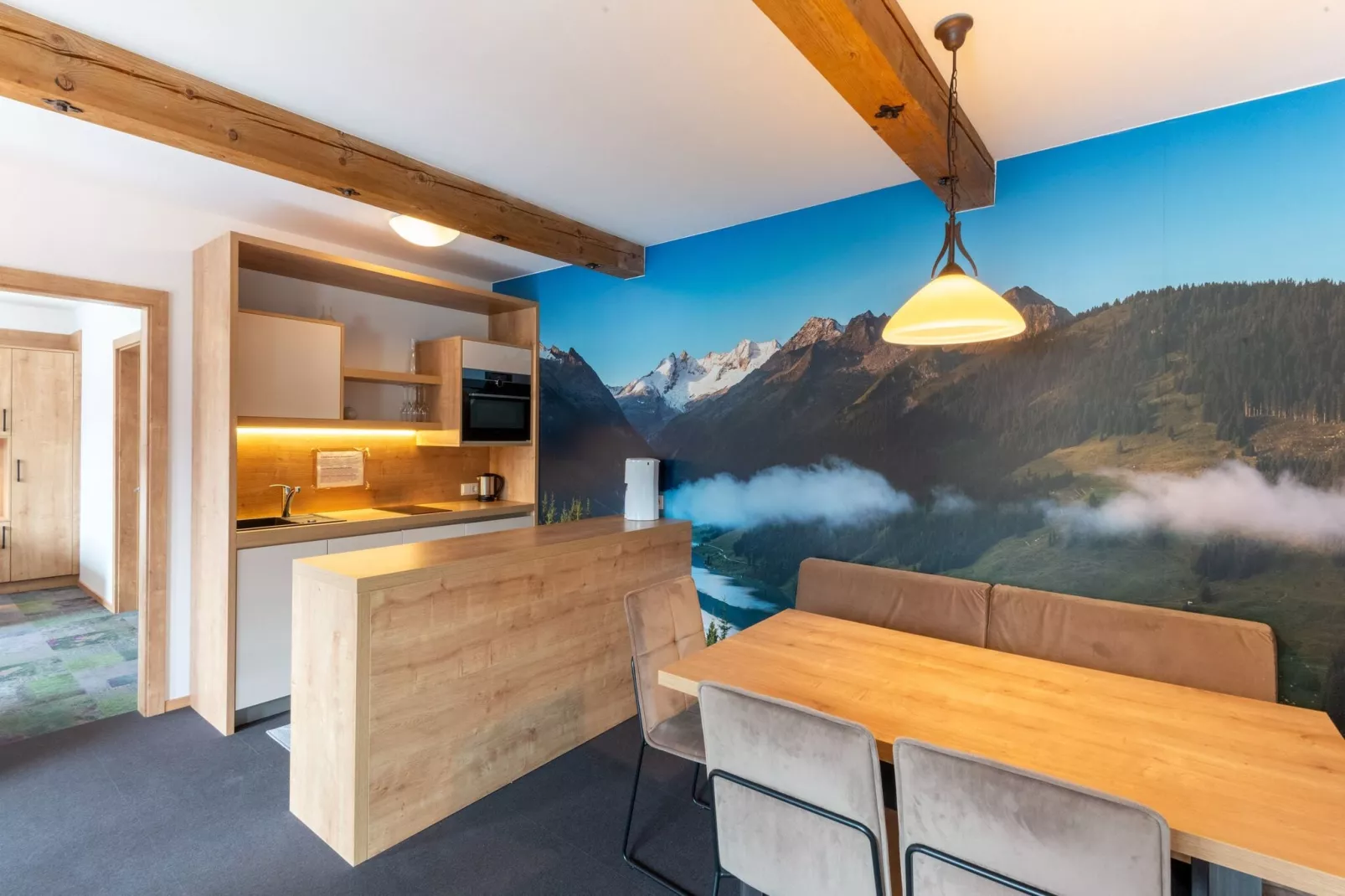 Appartement Zillertal Alpen A-Eetkamer