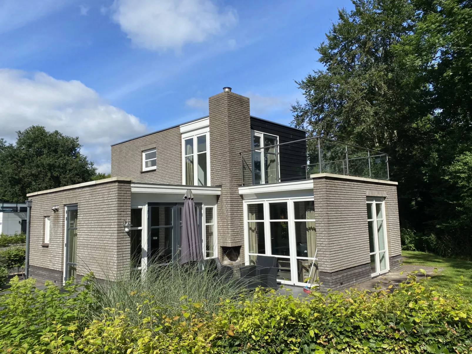 Beekvilla 8-Buiten