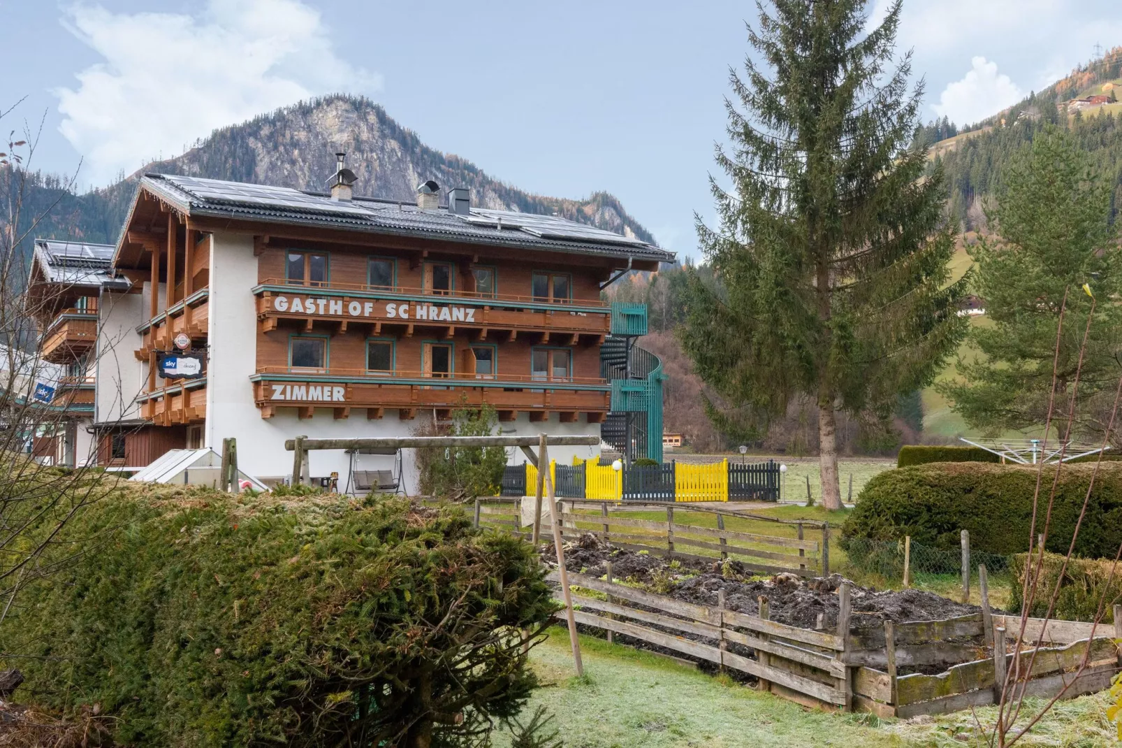 Appartement Zillertal Alpen B-Buitenkant zomer