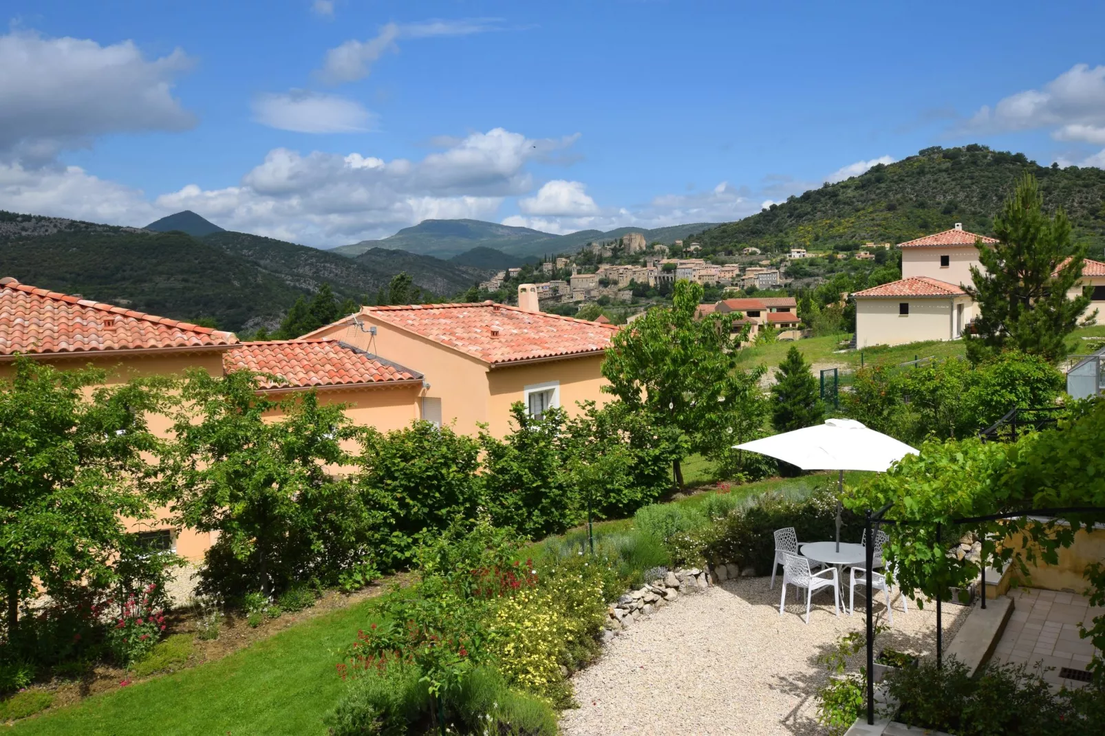 Studio - MONTBRUN-LES-BAINS-Uitzicht zomer