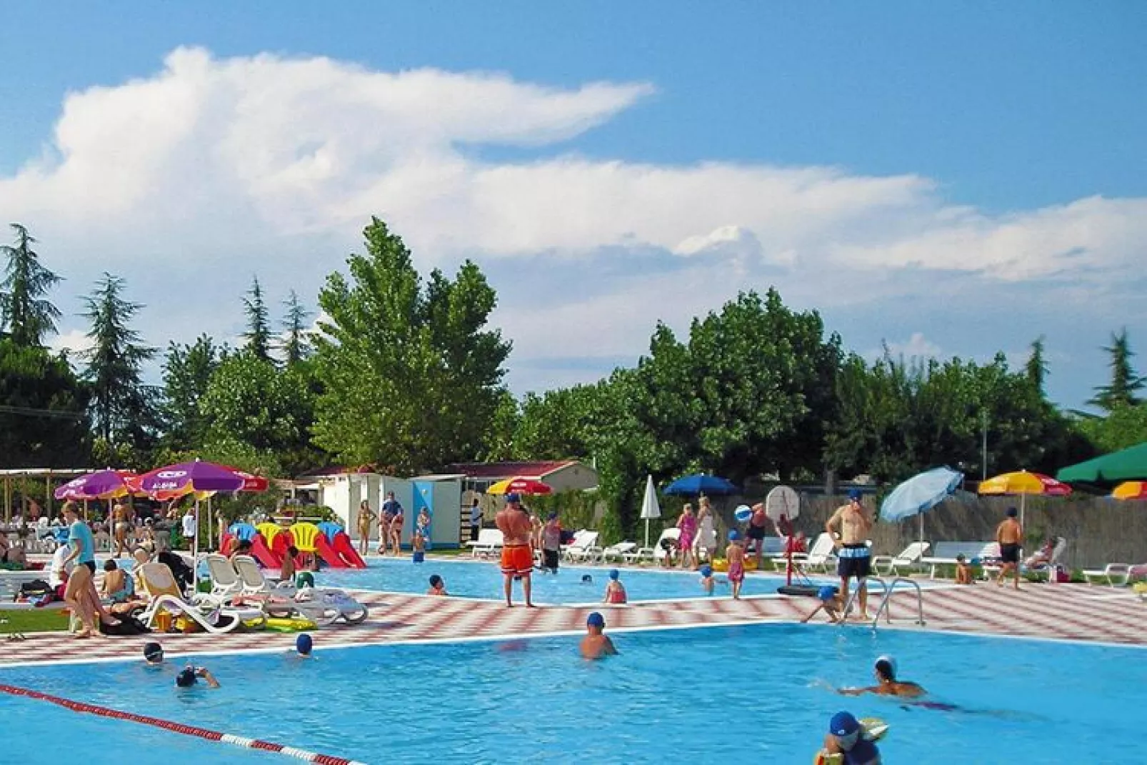 Caravanpark San Benedetto Camping Relais Peschiera / MH Miami-Zwembad