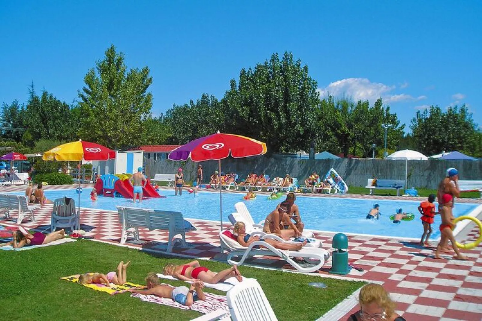 Caravanpark San Benedetto Camping Relais Peschiera / MH Miami-Zwembad