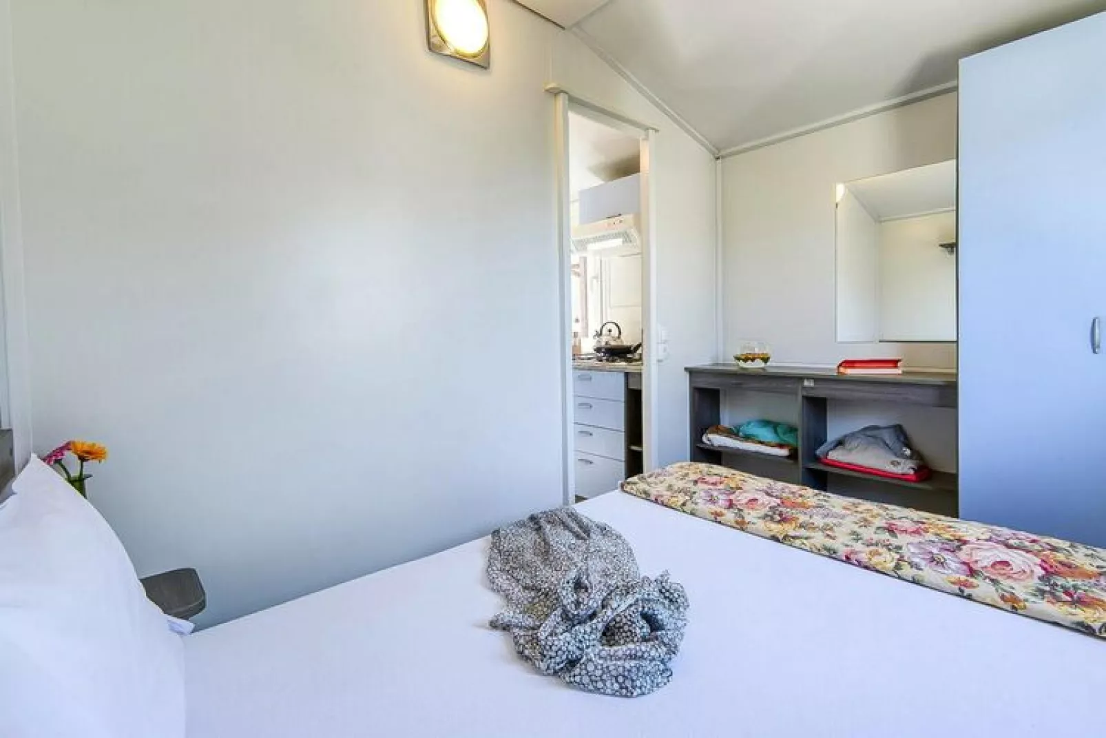 Caravanpark San Benedetto Camping Relais Peschiera / MH Miami-Slaapkamer