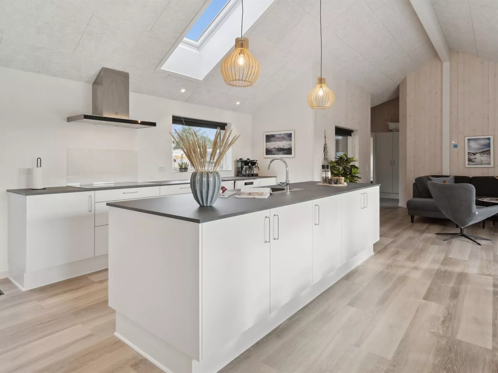 "Sitka" - 3.5km from the sea-Binnen