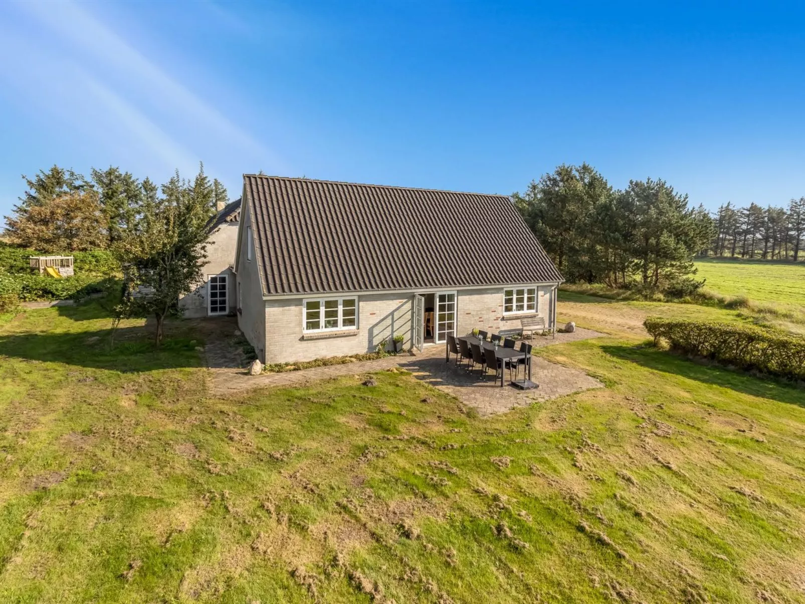 "Merrit" - 4.6km to the inlet-Buiten