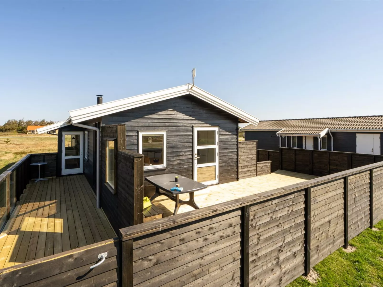 "Viveka" - 500m from the sea-Buiten