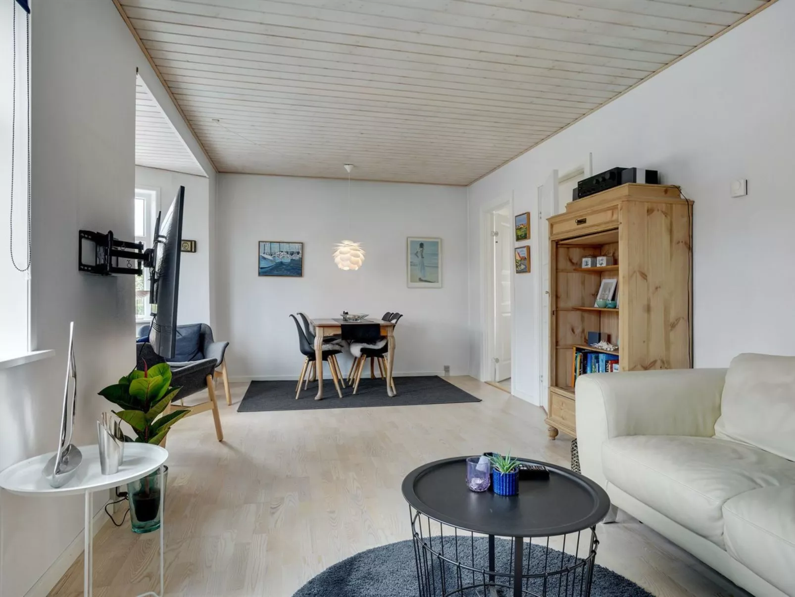 "Neno" - 2.2km from the sea-Binnen