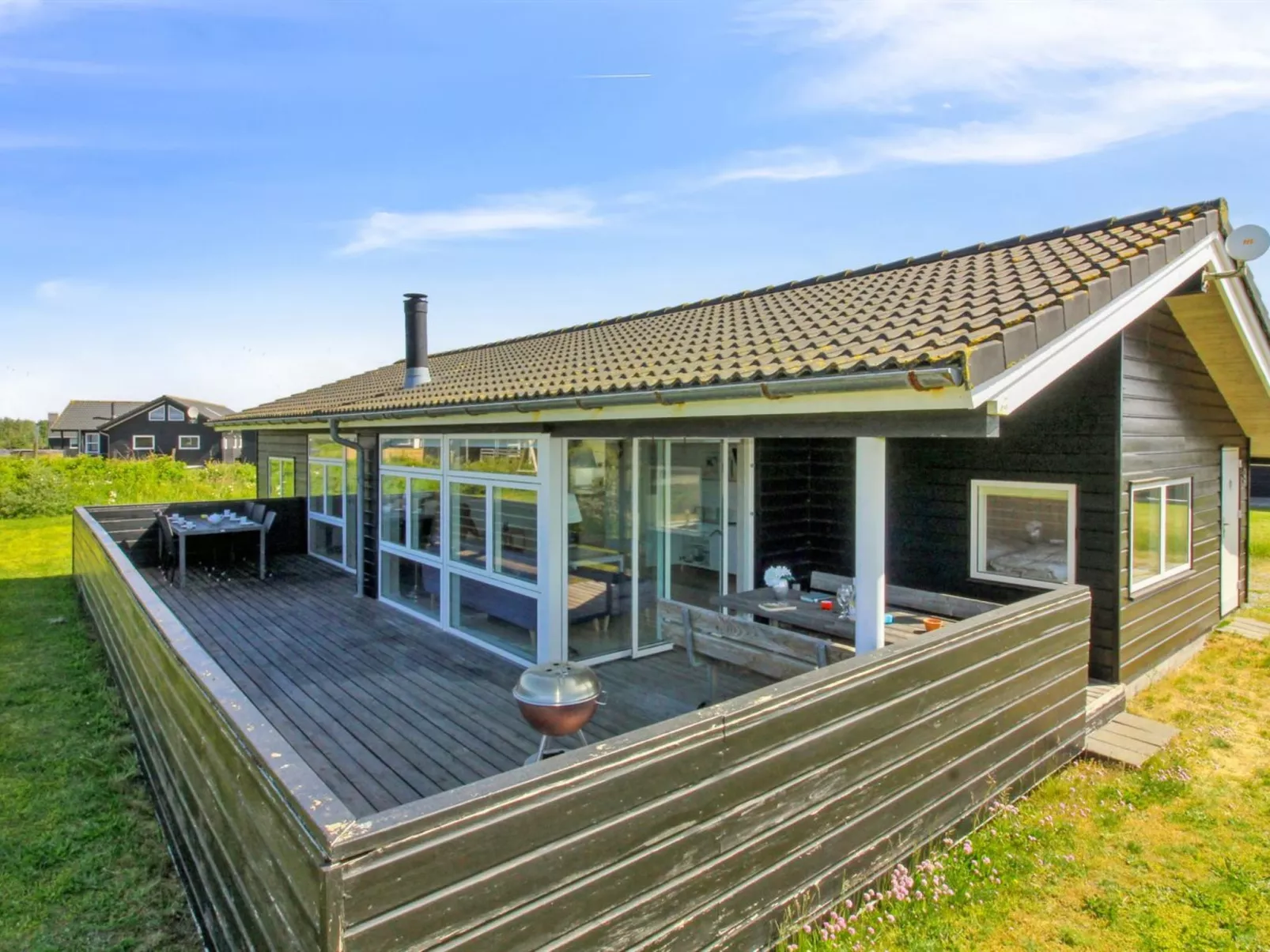 "Heidy" - 450m from the sea-Buiten