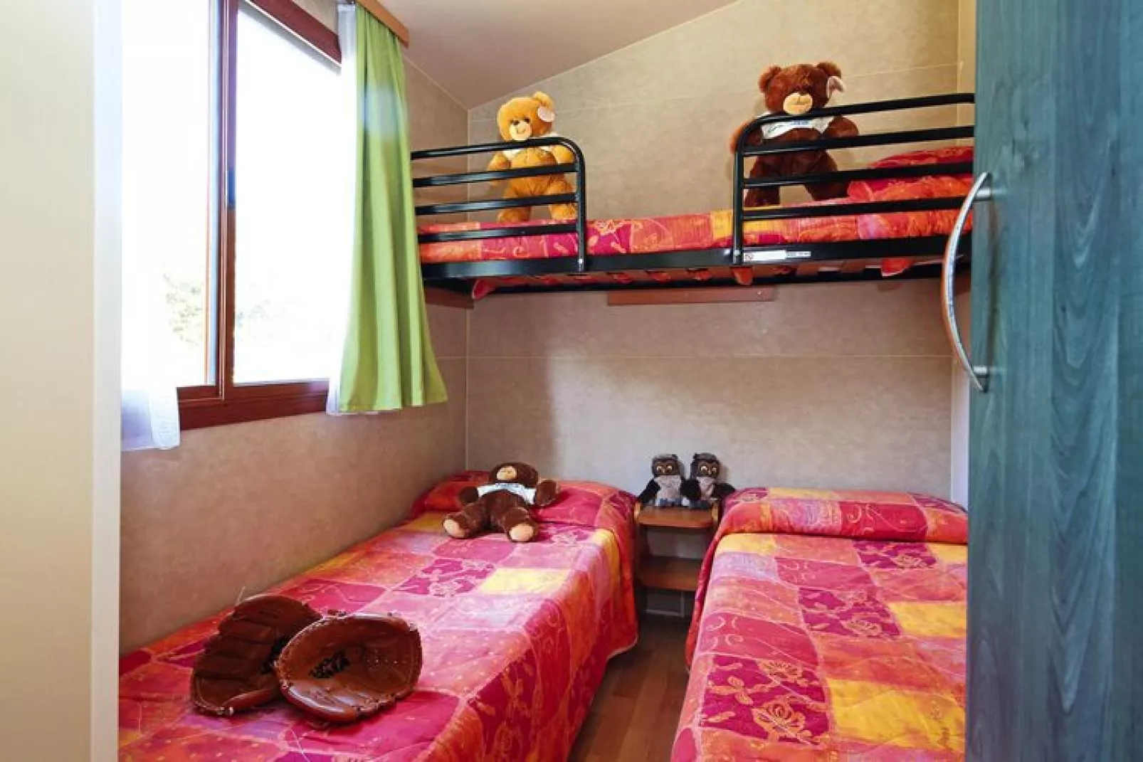 Caravanpark San Benedetto Camping Relais Peschiera / MH 4/5 / Chalet-Slaapkamer