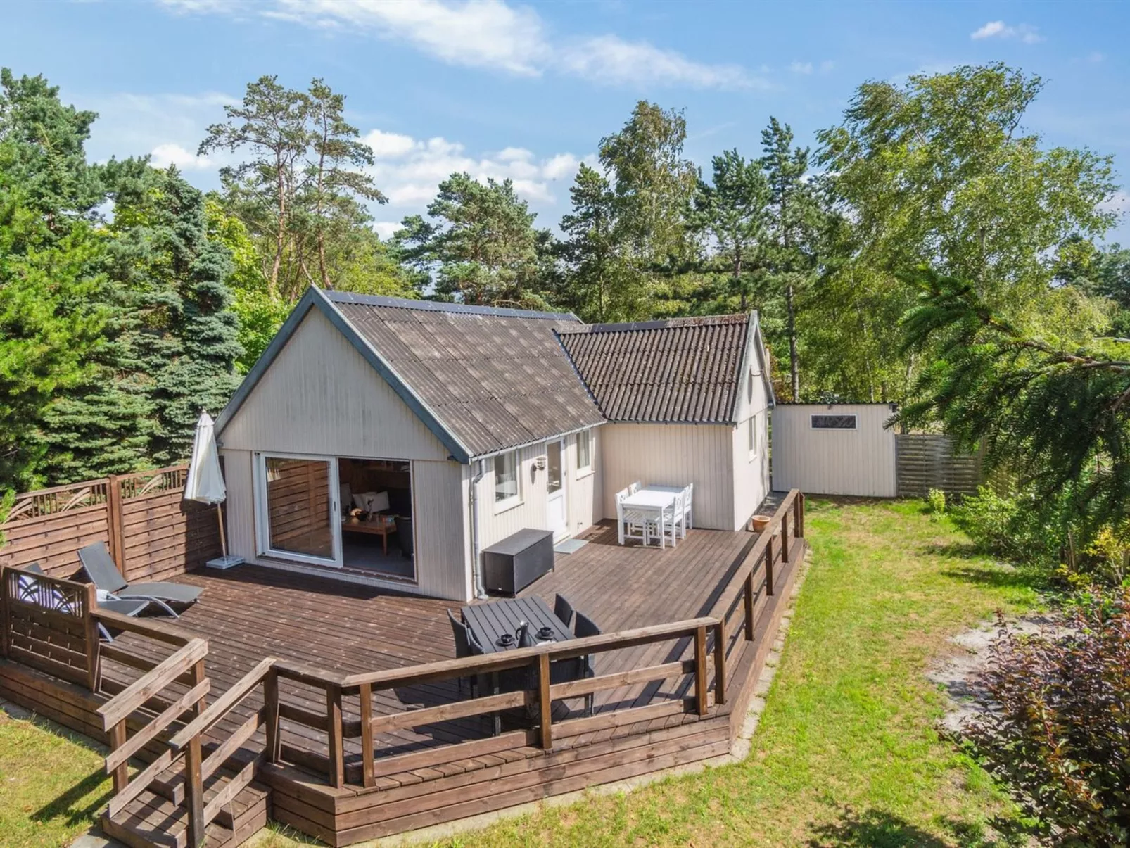 "Hillmari" - 650m from the sea-Buiten