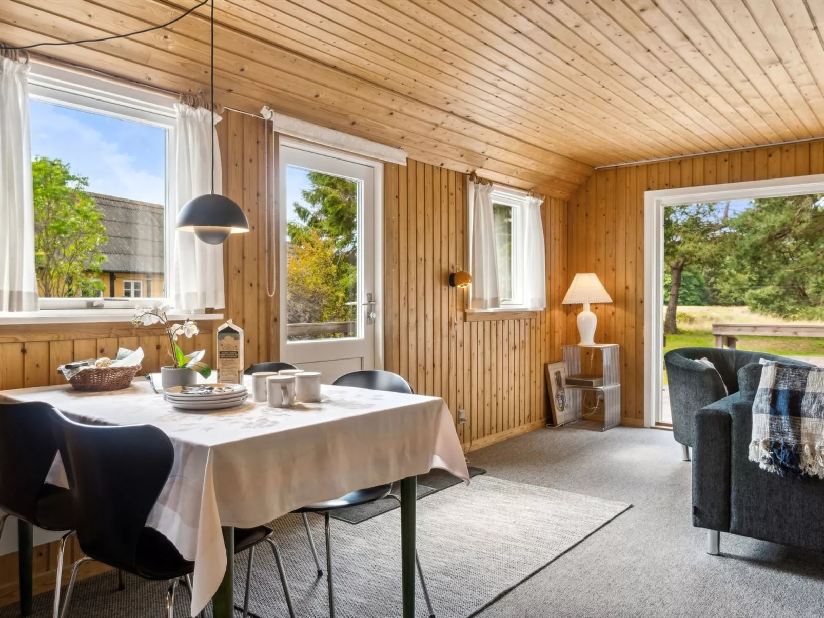"Hillmari" - 650m from the sea-Binnen