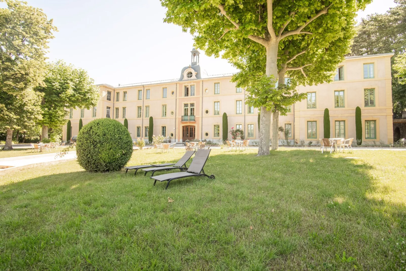 Au château près du Ventoux III-Buitenkant zomer