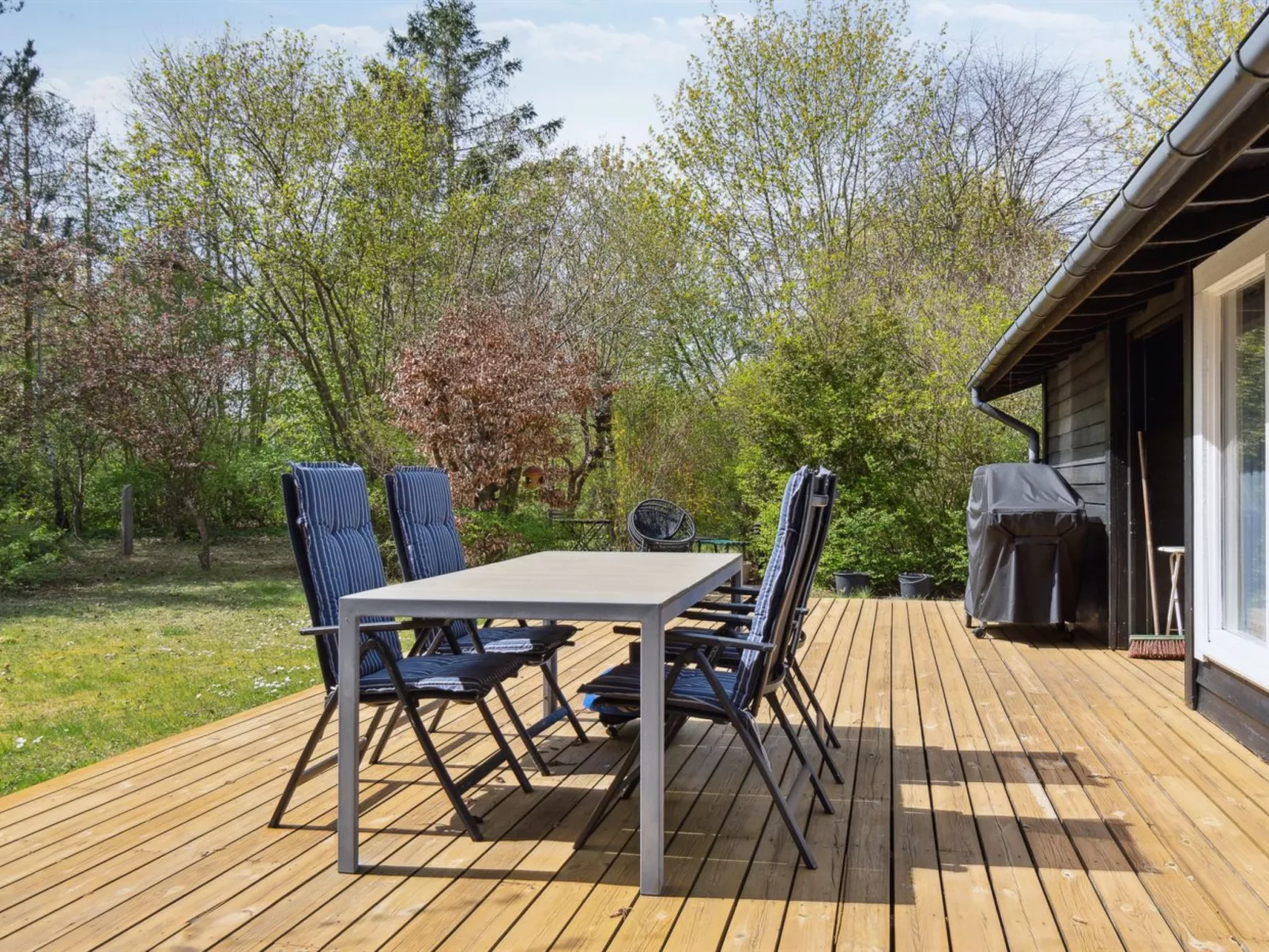 "Duran" - 4.1km from the sea-Buiten