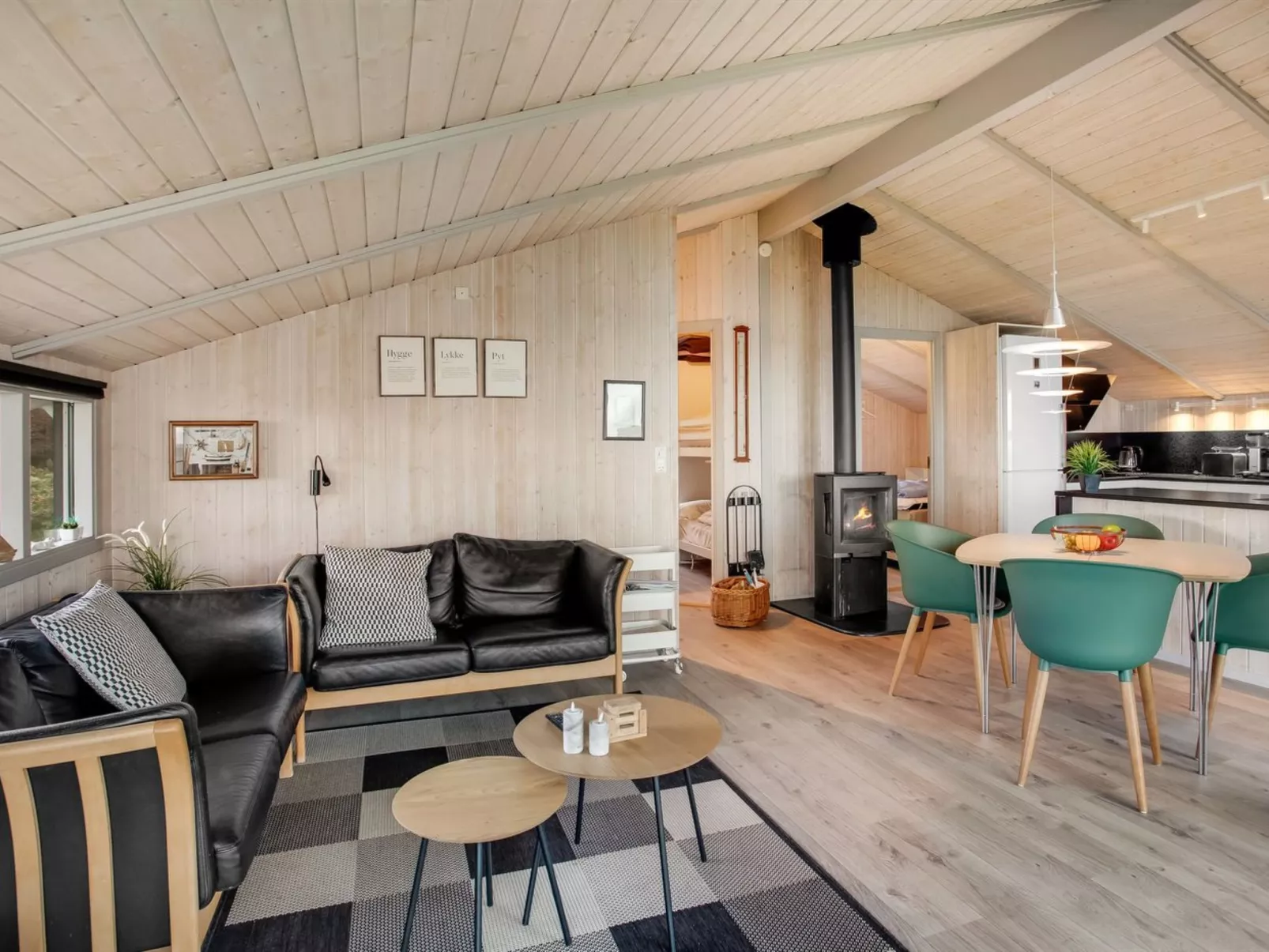 "Holmwith" - 50m from the sea-Binnen