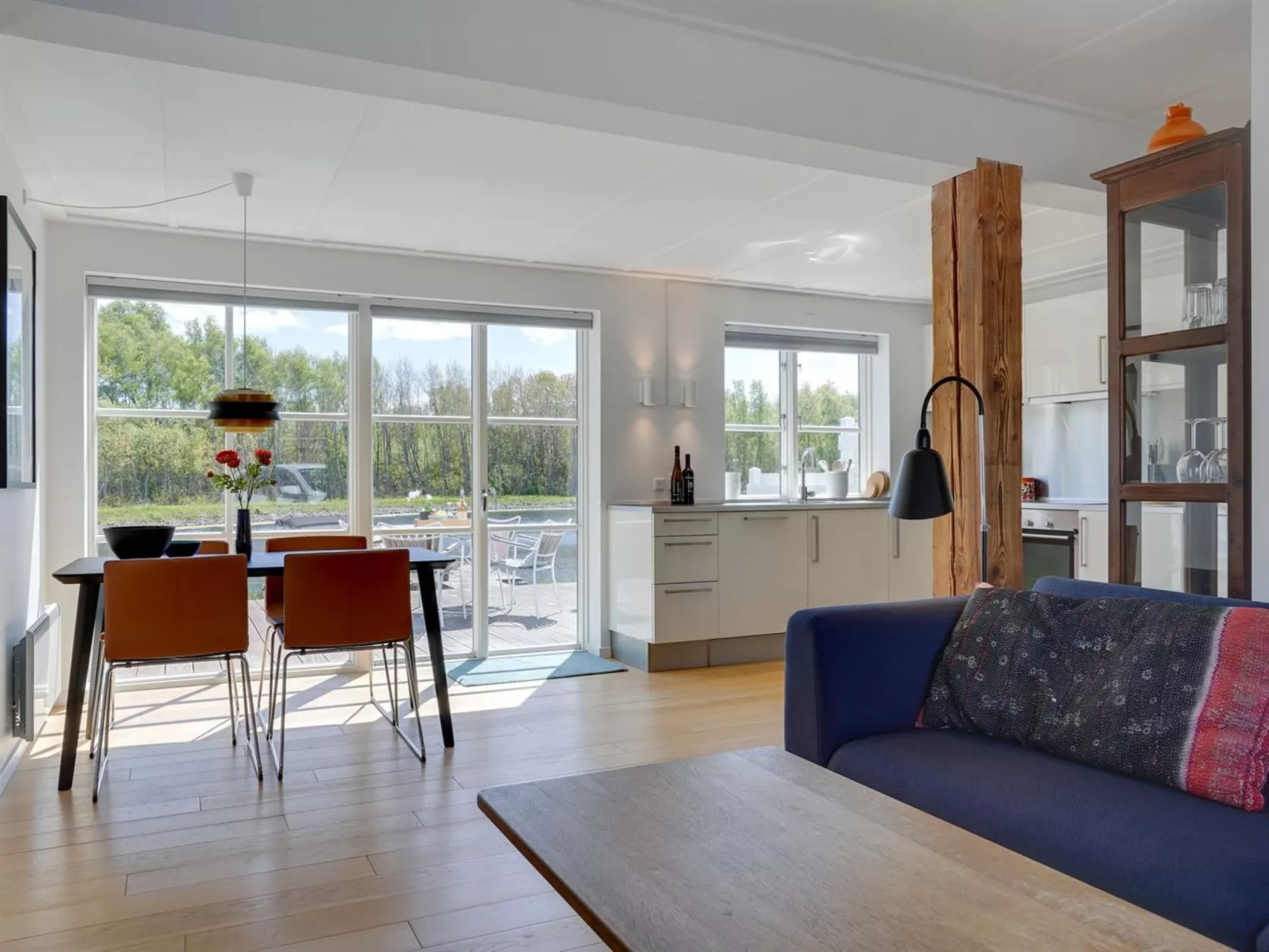 "Linn" - 5m from the sea-Binnen
