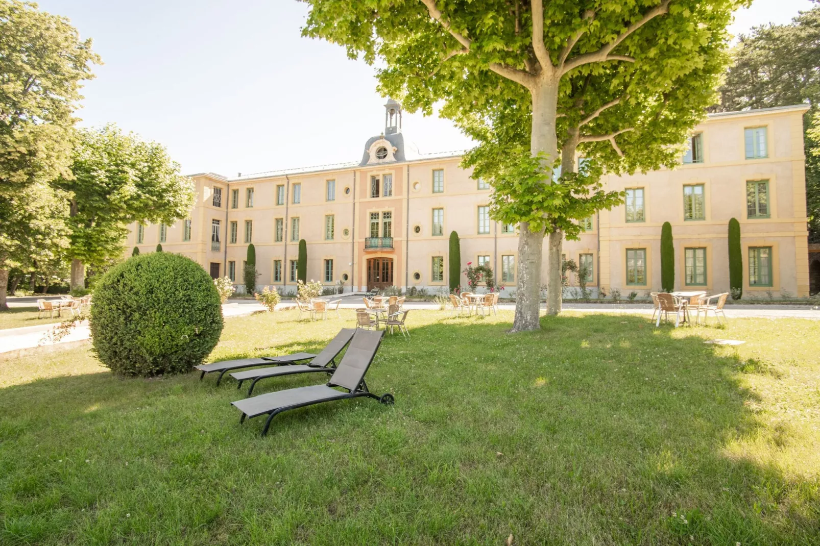 Au château près du Ventoux III-Tuinen zomer