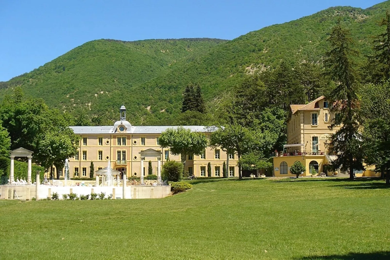 Au château près du Ventoux V-Buitenkant zomer