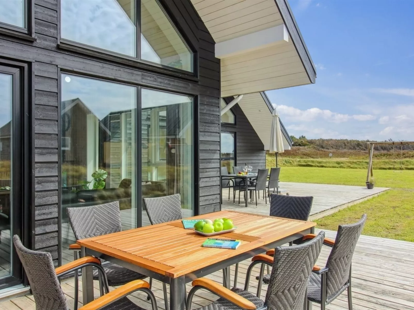 "Othinkarl" - 100m from the sea-Buiten