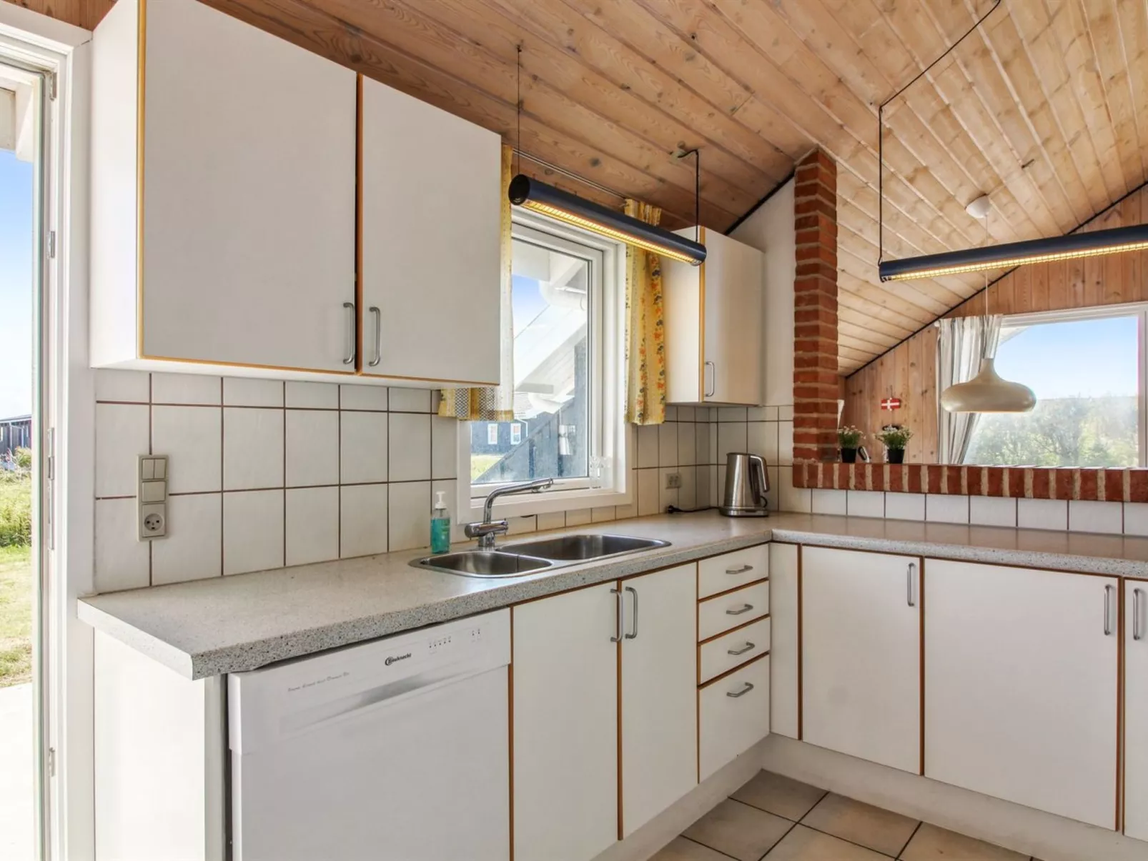 "Iida" - 100m from the sea-Buiten