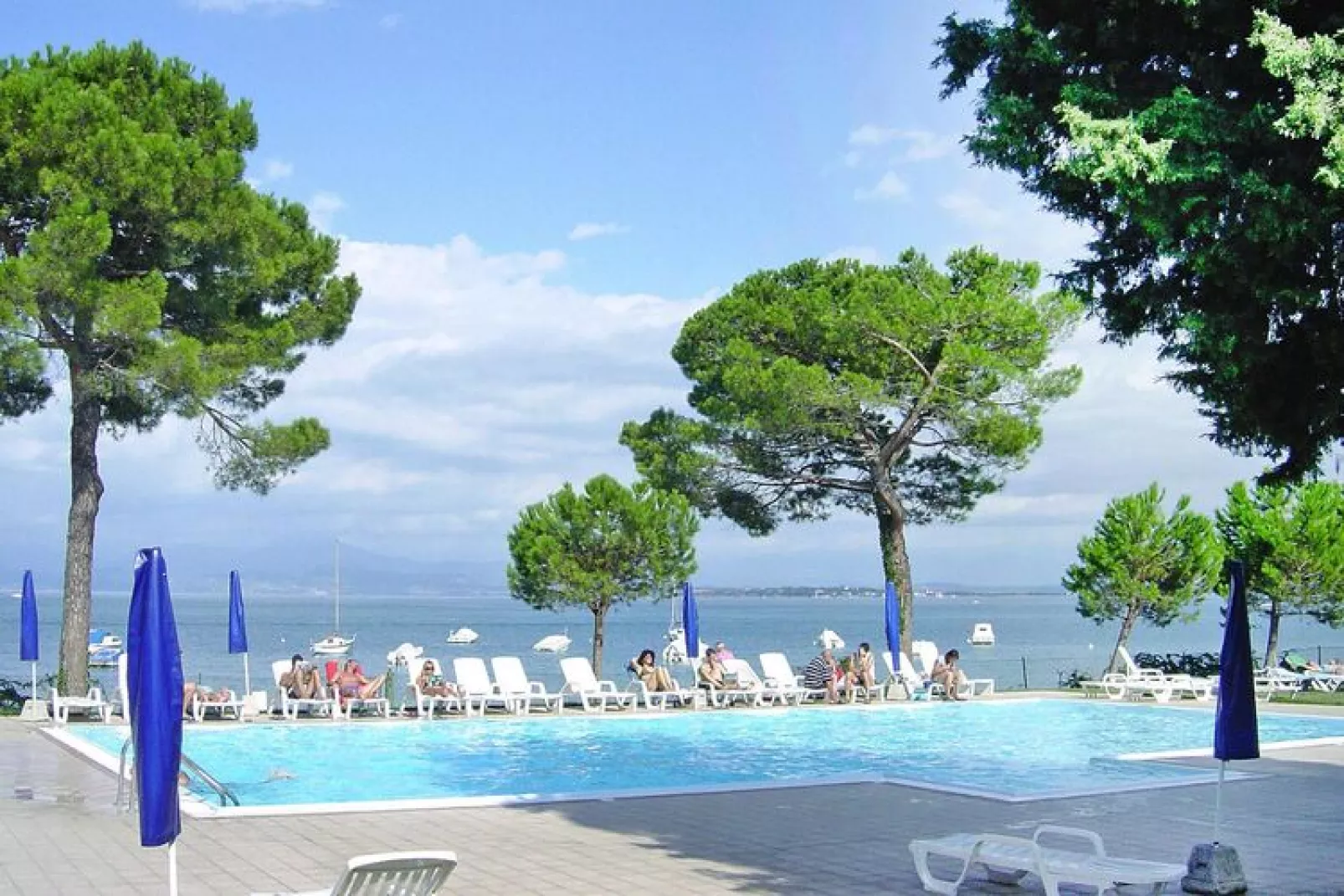 Front Lake Resort Le Corti del Lago Padenghe-APX-C2 / A2 2 paxe-Zwembad