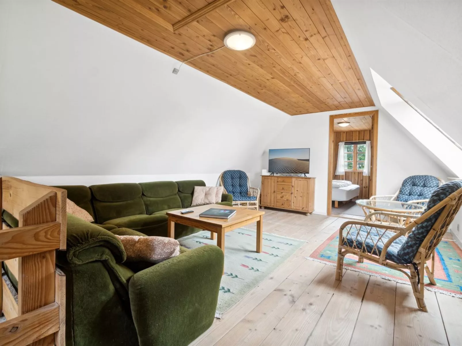 "Thana" - 8km from the sea-Buiten