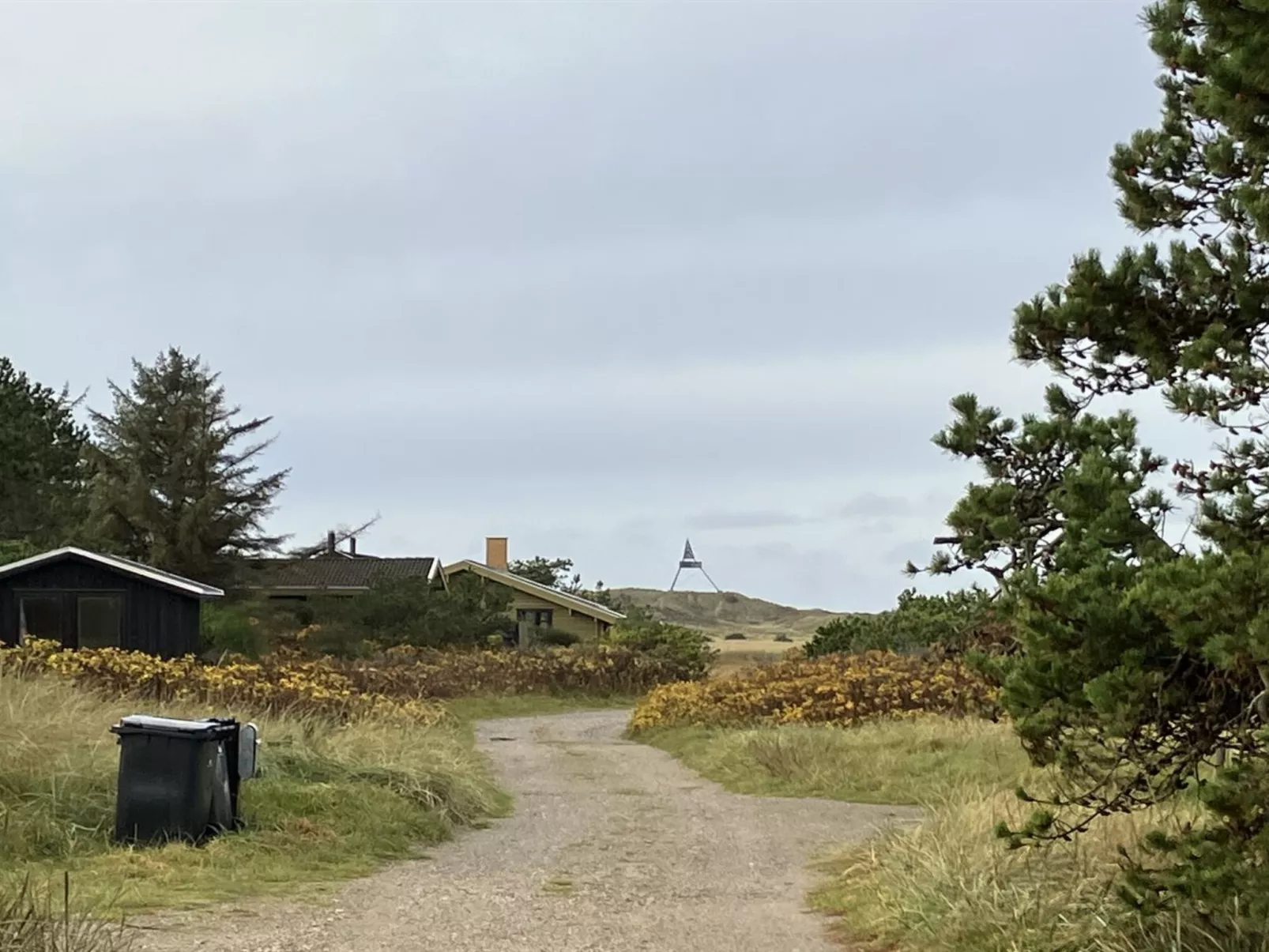 "Vemund" - 300m from the sea-Buiten
