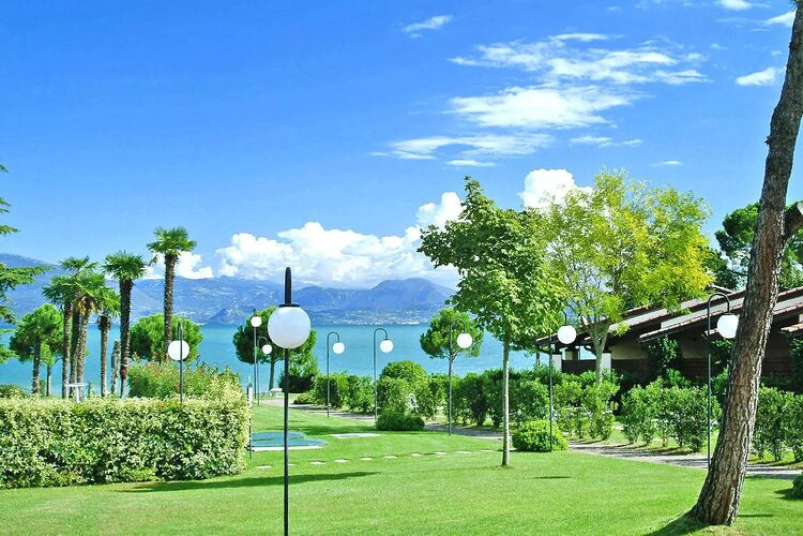 Front Lake Resort Le Corti del Lago Padenghe-APX-C2 / A2 2 paxe-Tuinen zomer