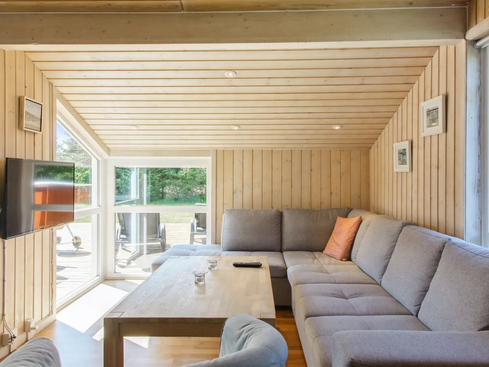 "Valda" - 1.5km from the sea-Binnen