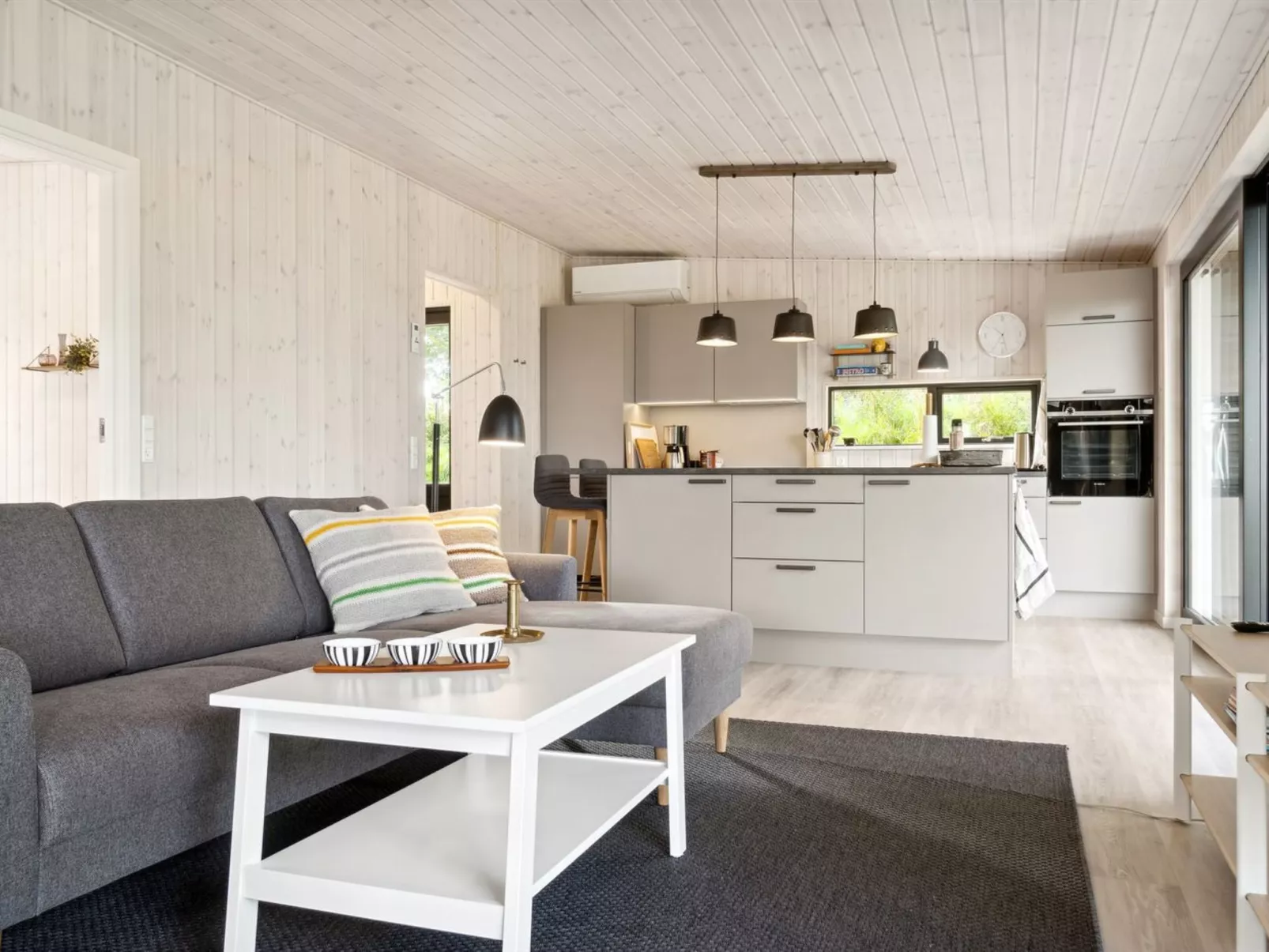 "Uma" - 1.5km from the sea-Binnen