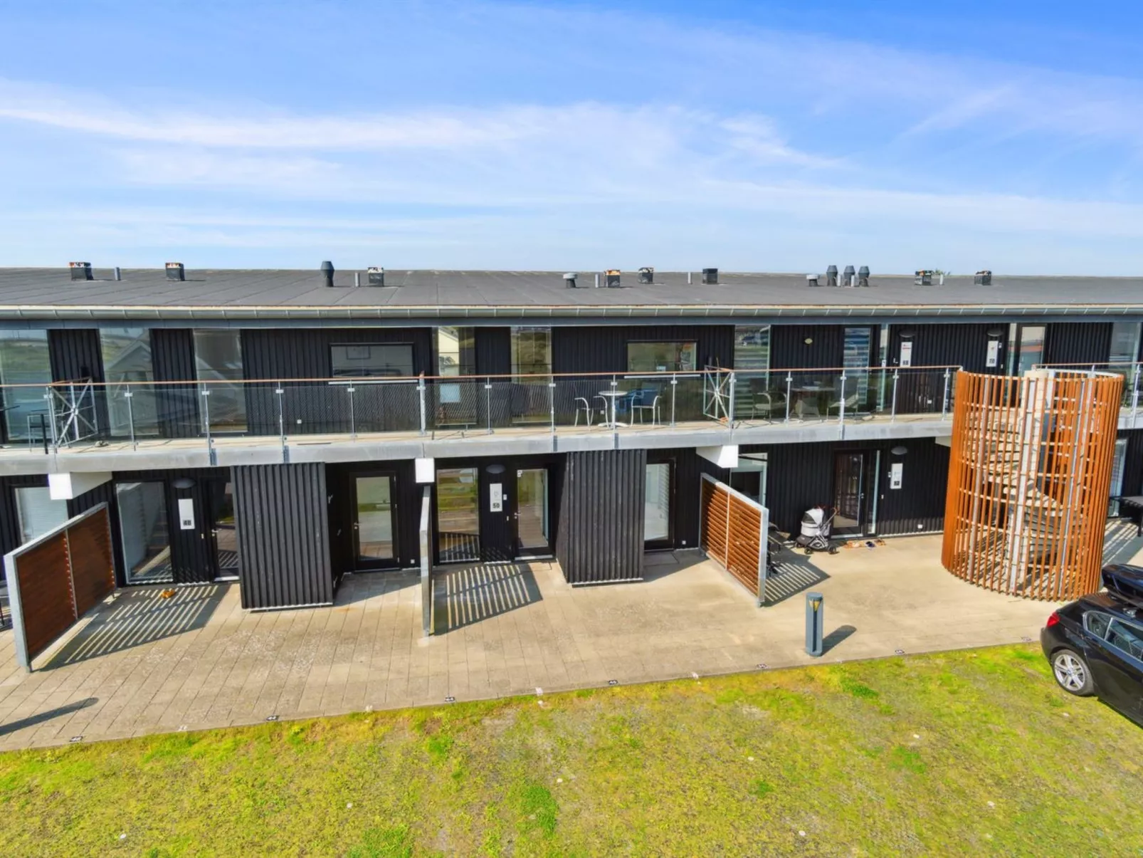 "Kimi" - 100m from the sea-Buiten