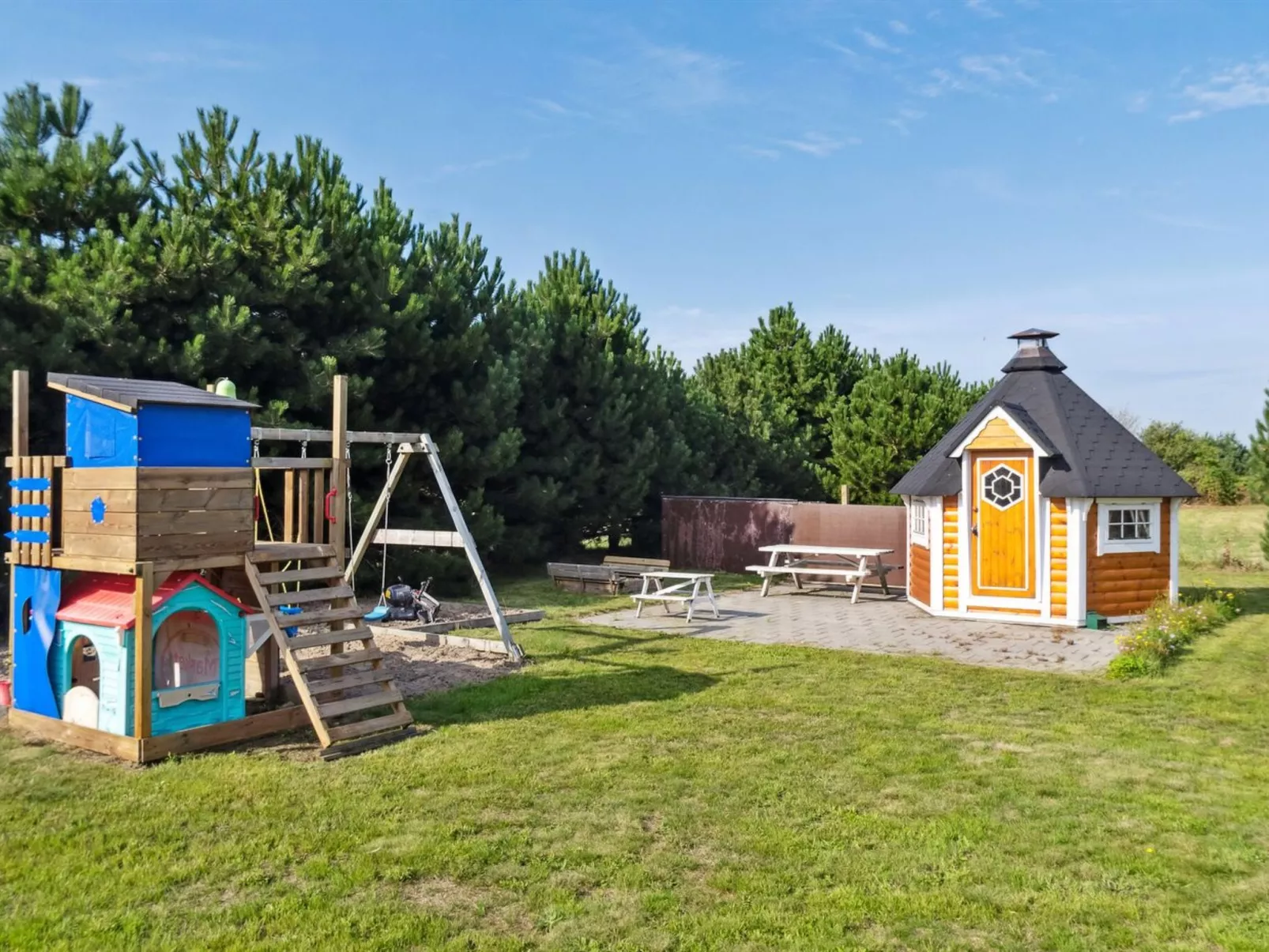 "Vicktoria" - 1.5km from the sea-Binnen