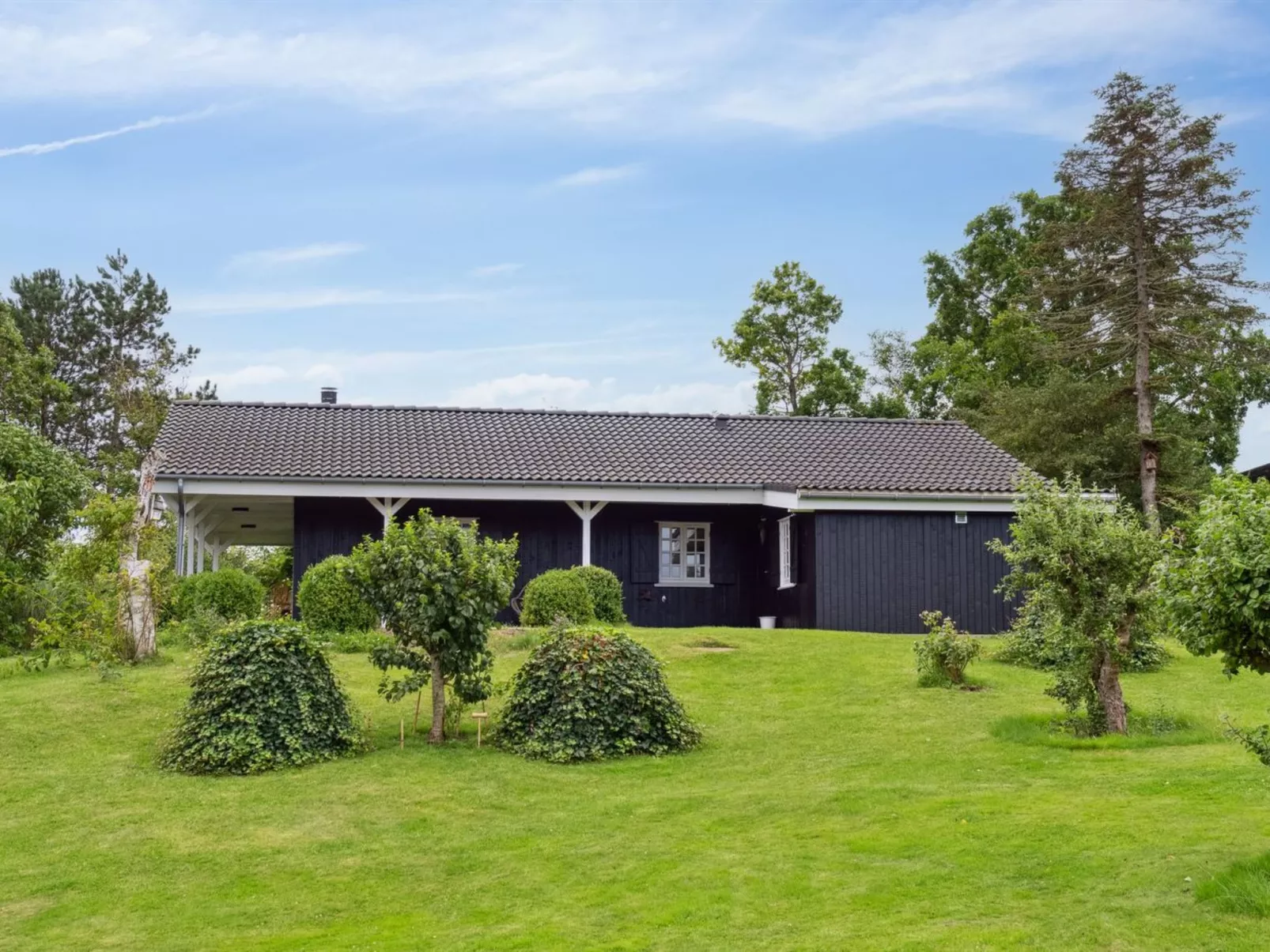"Lazorka" - 200m from the sea-Buiten