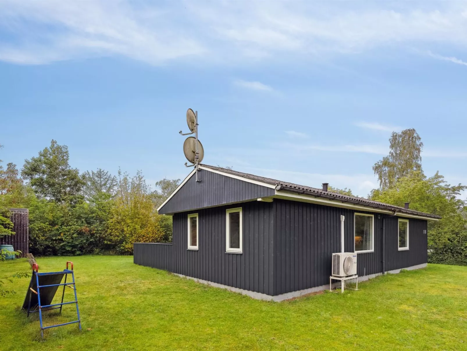 "Sunaj"-Buiten