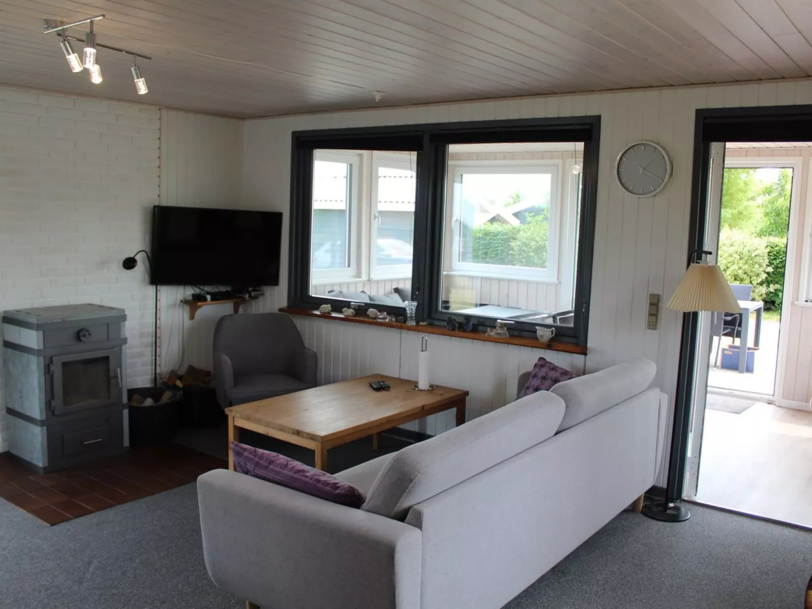 "Jannik" - 300m from the sea-Binnen