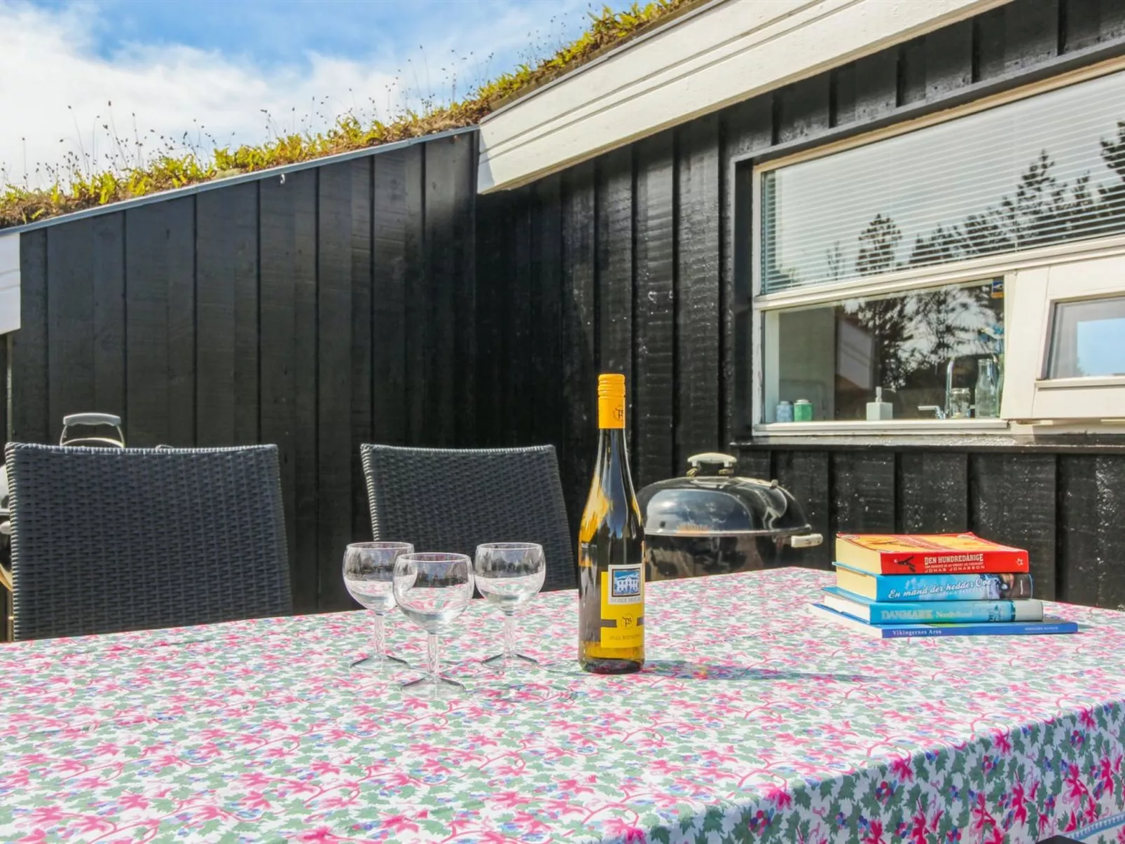 "Hrefna" - 500m from the sea-Buiten