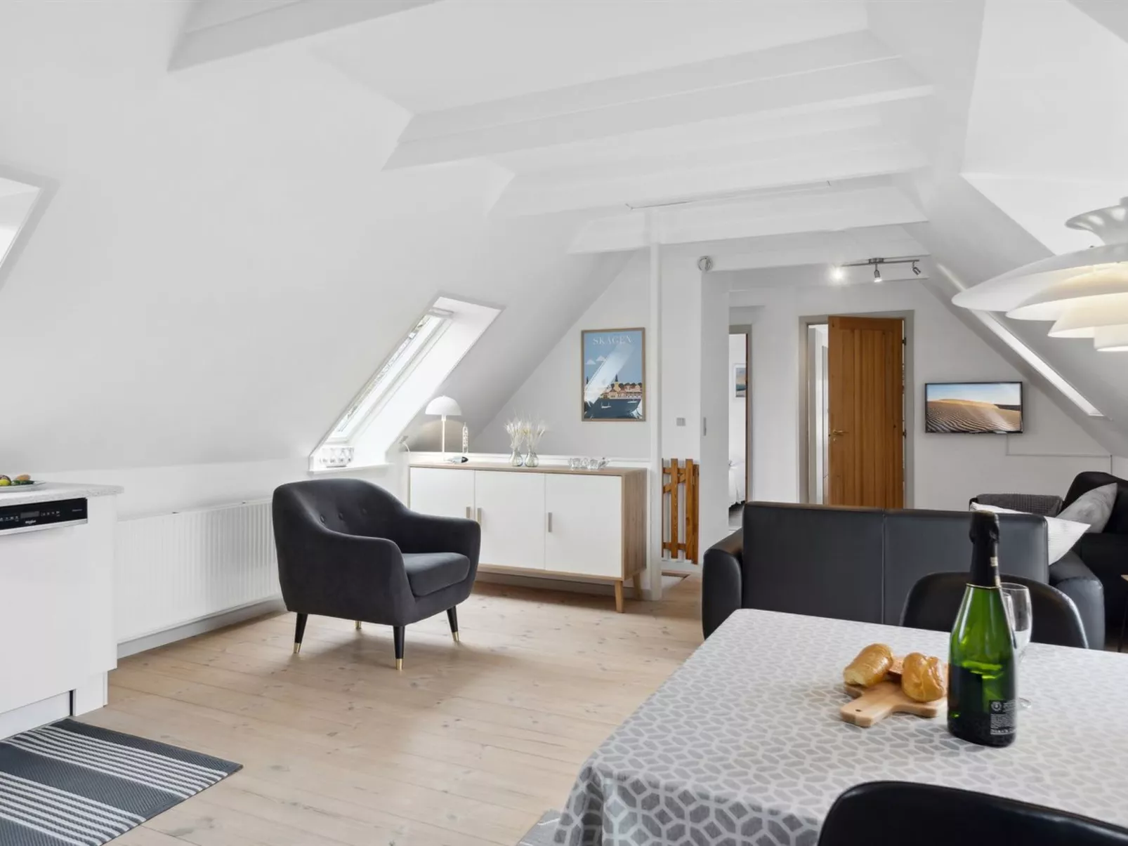 "Ayna" - 150m from the sea-Binnen